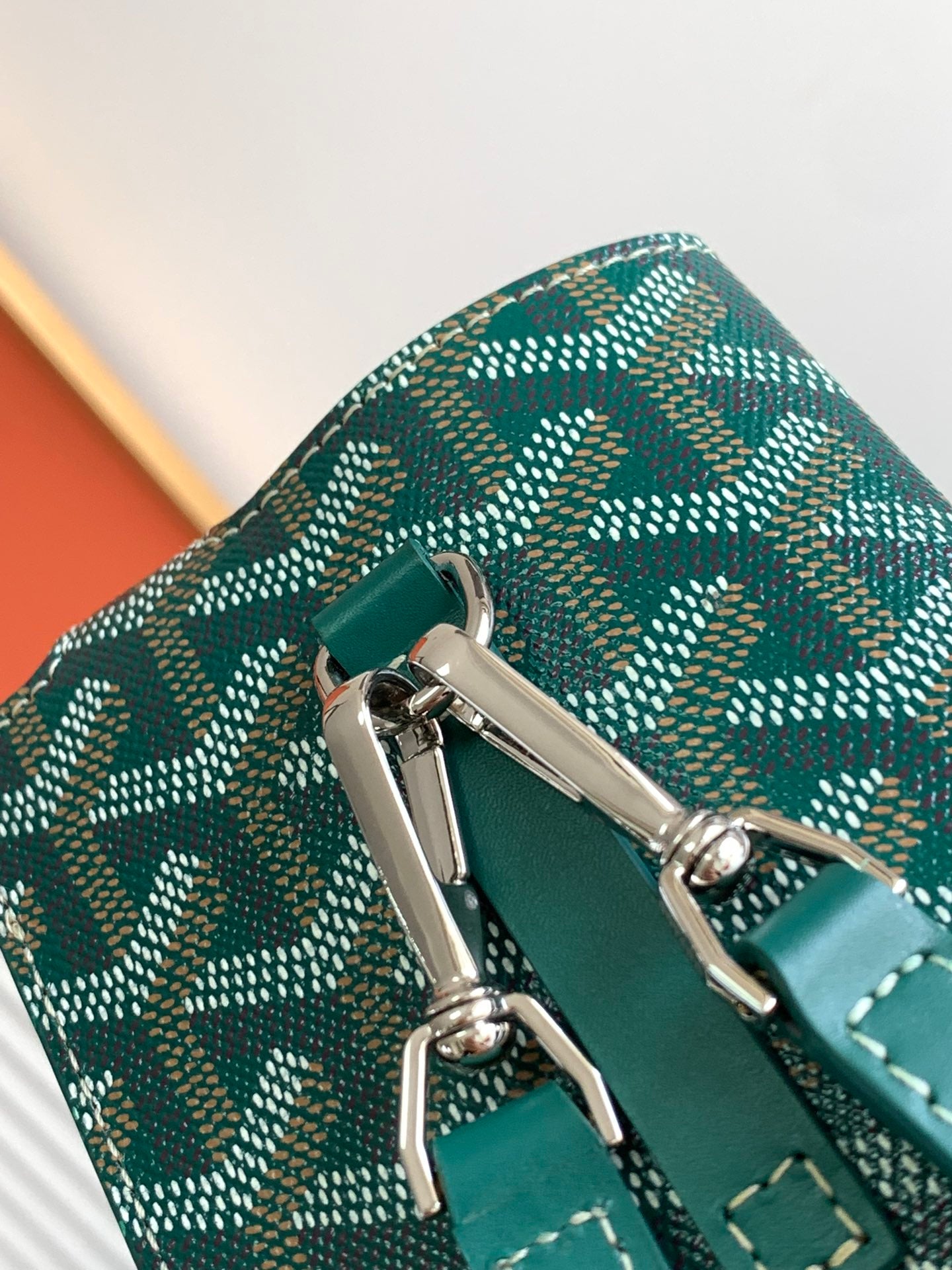 Gogy Green Chevron Pattern Leather Card Holder Pouch with Strap
