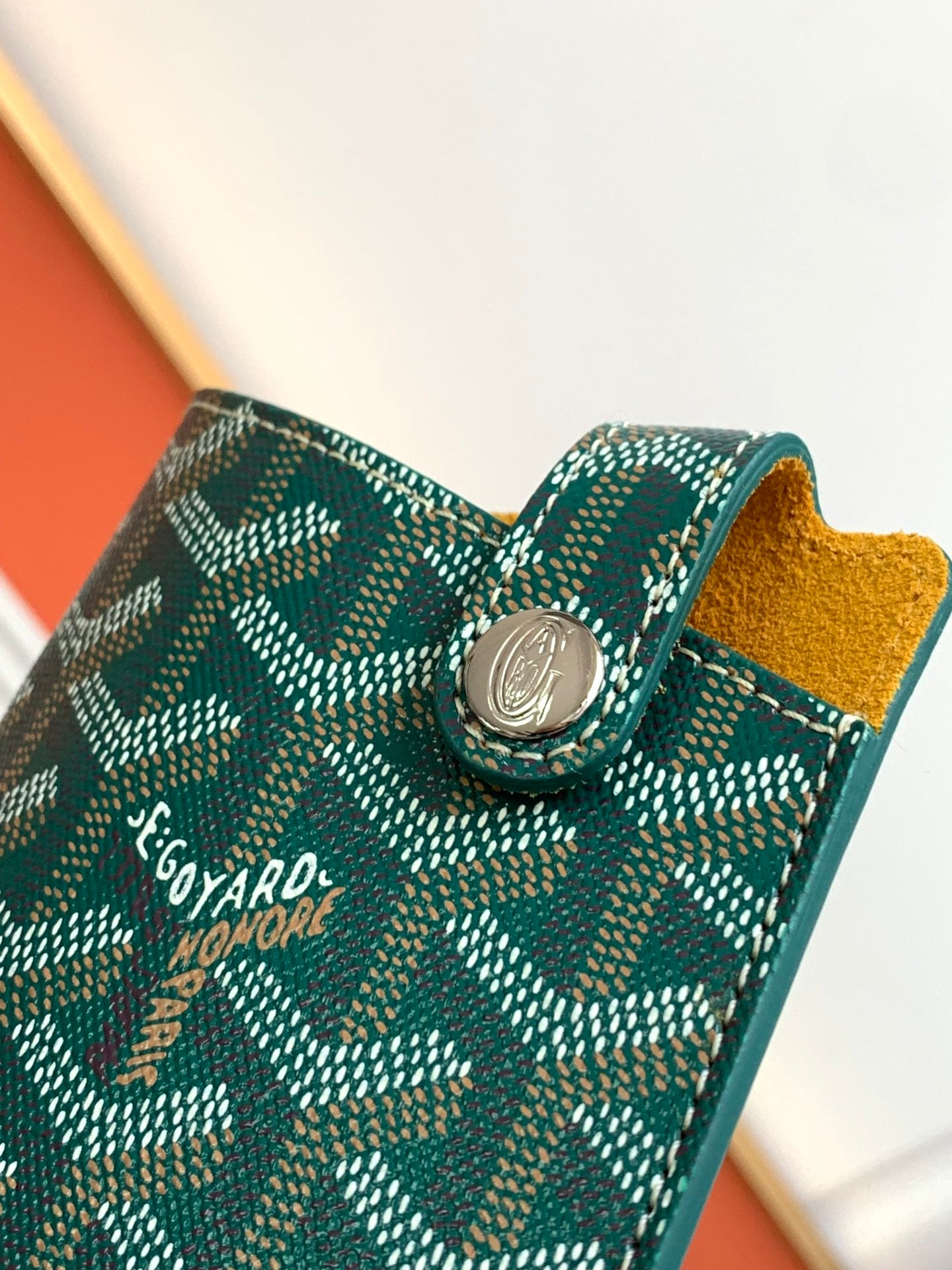 Gogy Green Chevron Pattern Leather Card Holder Pouch with Strap