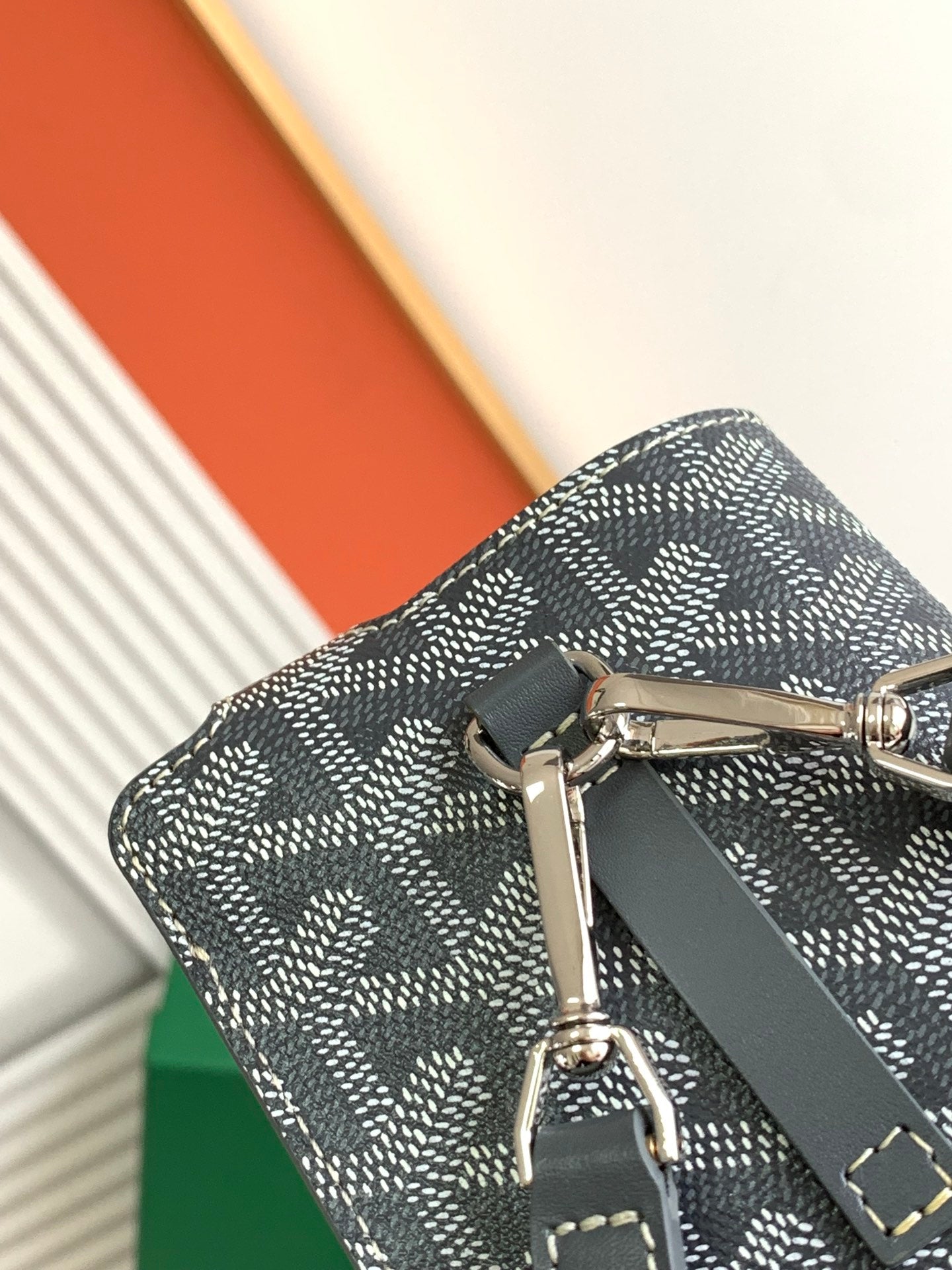 Gogy Chevron Pattern Leather Vertical Phone Pouch Crossbody Bag