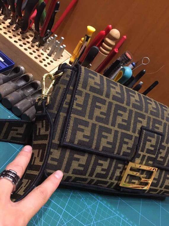 Fendi Zucca Print Baguette Shoulder Bag - Brown Monogram Canvas