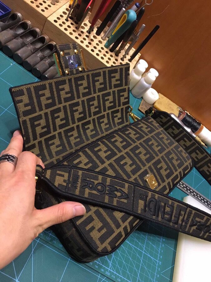 Fendi Baguette FF Monogram Shoulder Bag in Brown Fabric
