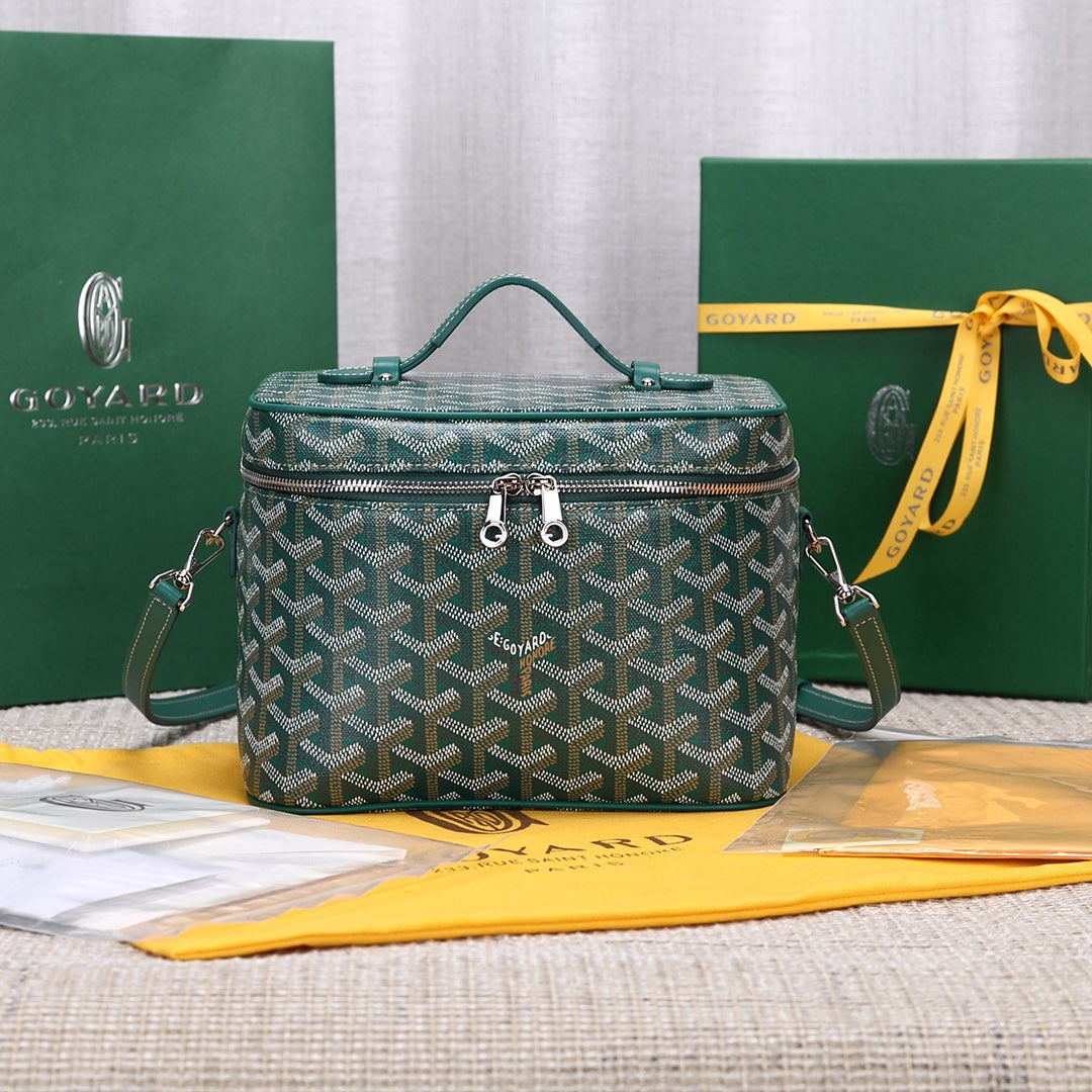 Gogy Vintage Green Chevron Monogram Vanity Case Shoulder Bag