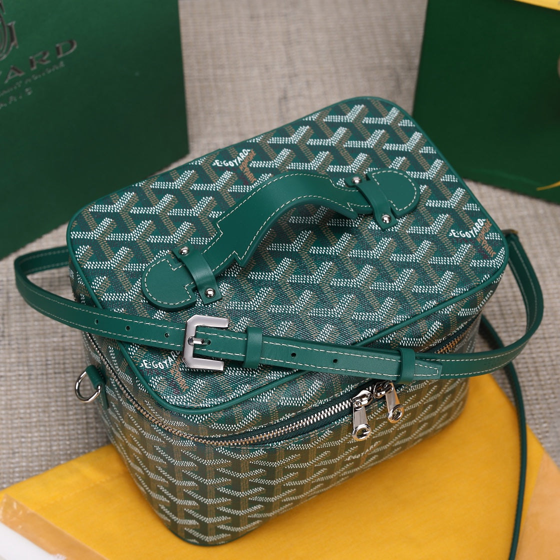 Gogy Vintage Green Chevron Monogram Vanity Case Shoulder Bag
