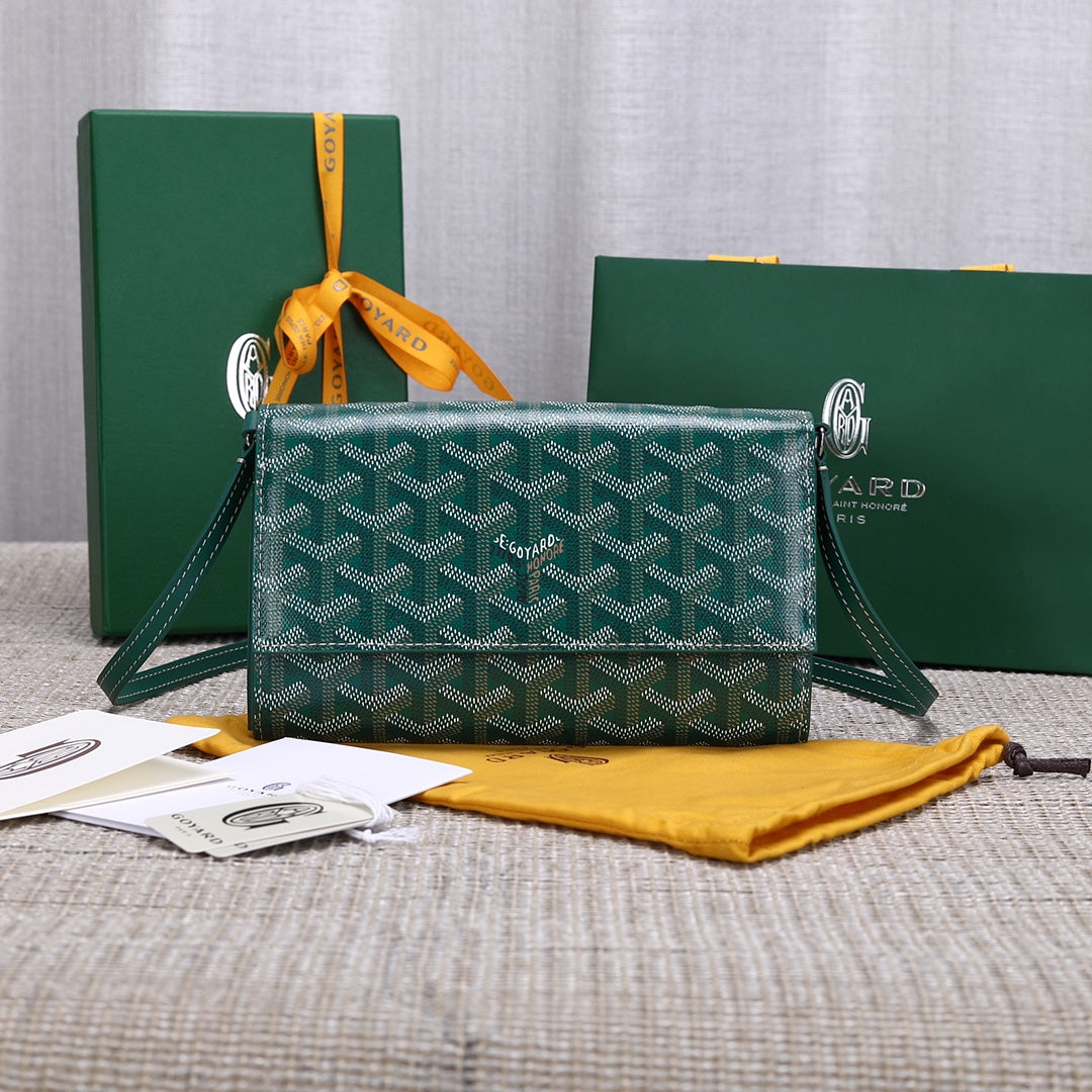 Gogy Elegant Green Chevron Pattern Leather Crossbody Bag