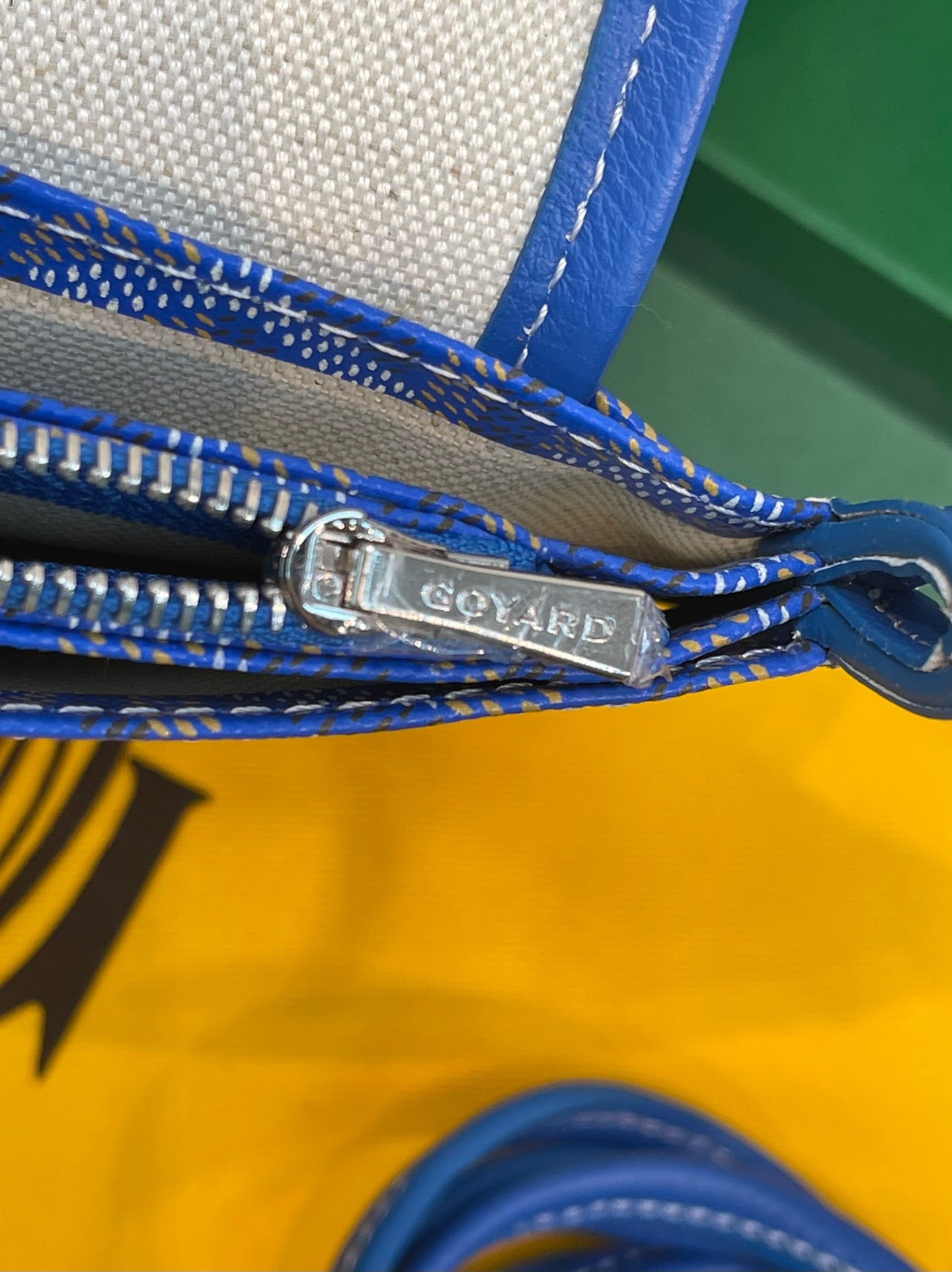 Gogy Classic Blue Chevron Pattern Crossbody Shoulder Bag