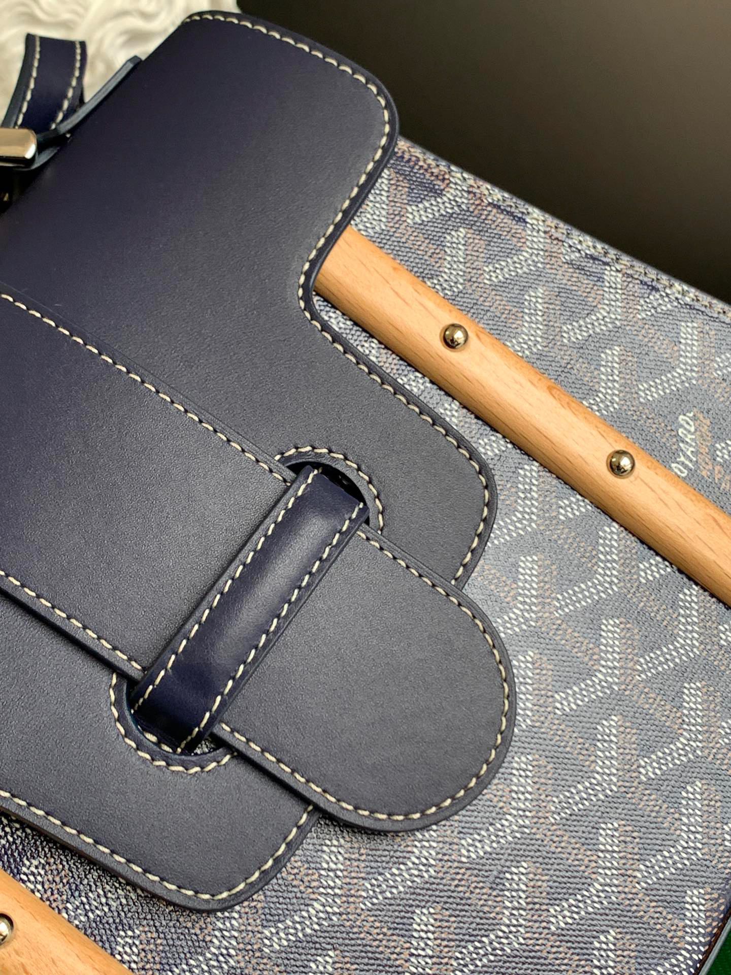 Gogy Navy Blue Chevron Print Top Handle Bag with Wooden Trim
