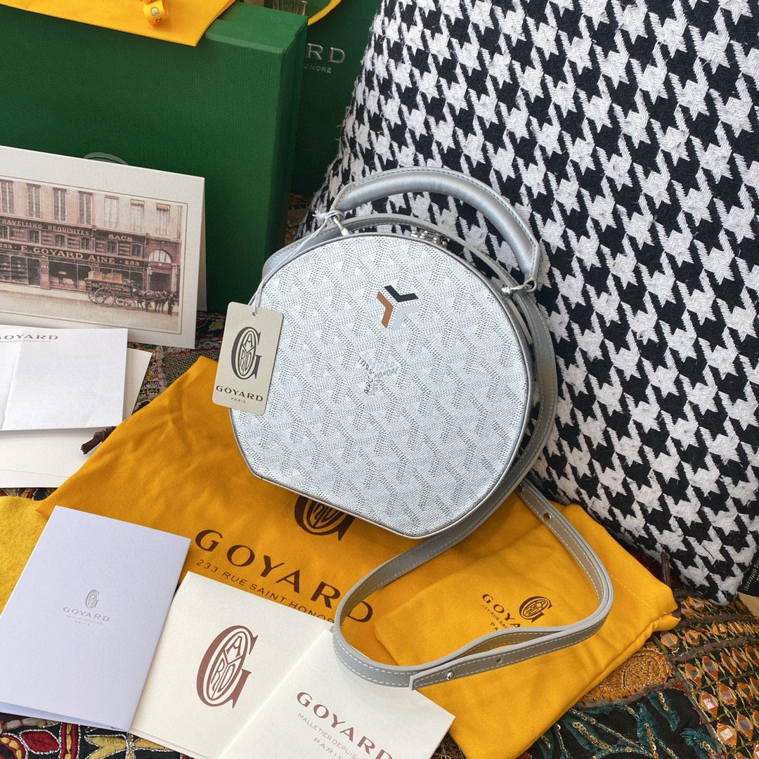 Gogy Luxury White Chevron Patterned Round Handbag with Shoulder Strap