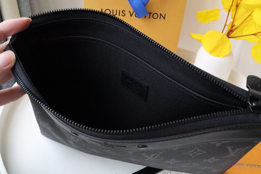 Louis Vuitton Luxury Black Monogram Canvas Zipper Clutch Bag with Wrist Strap