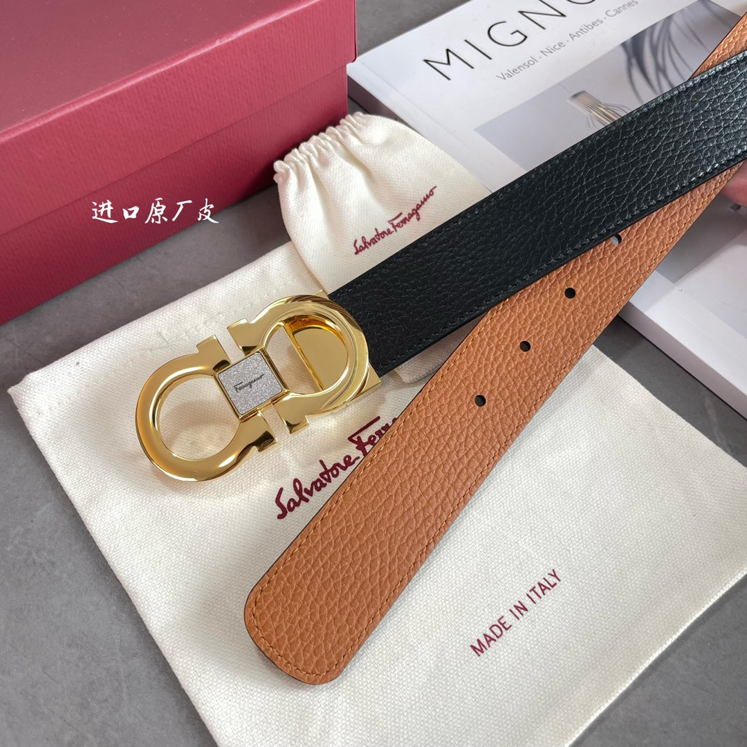 Salvatore Ferragamo Gancini Reversible Belt in Black Pebbled Leather with Gold-Tone Buckle, 35mm