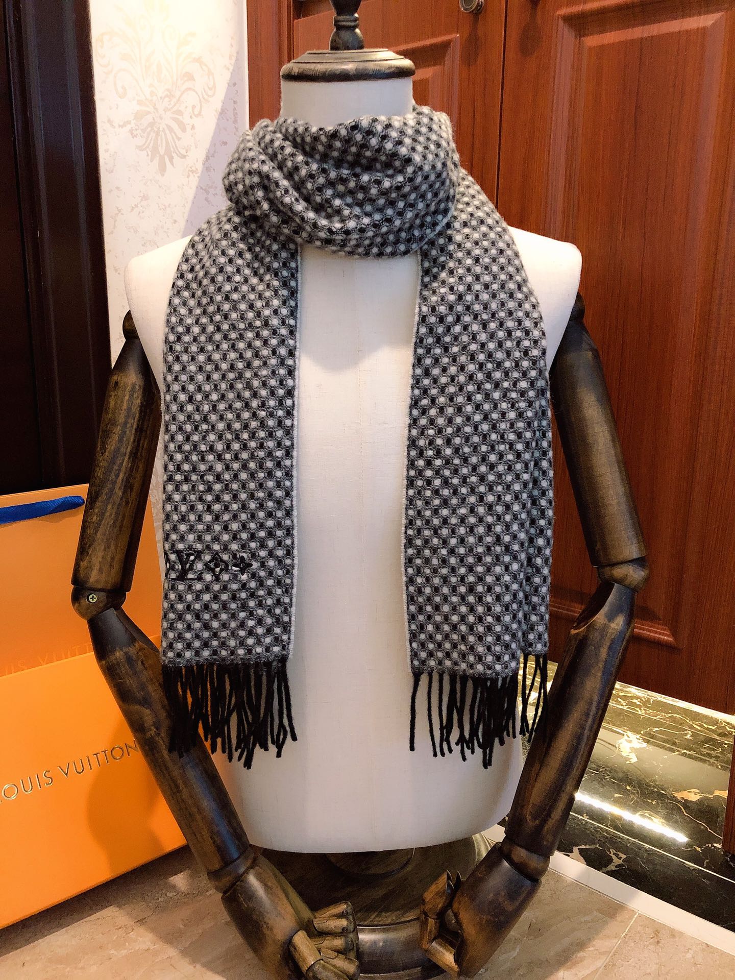 Men's Checkerboard Pattern Knit Scarf with Fringes - Black and Grey Winter Neckwear