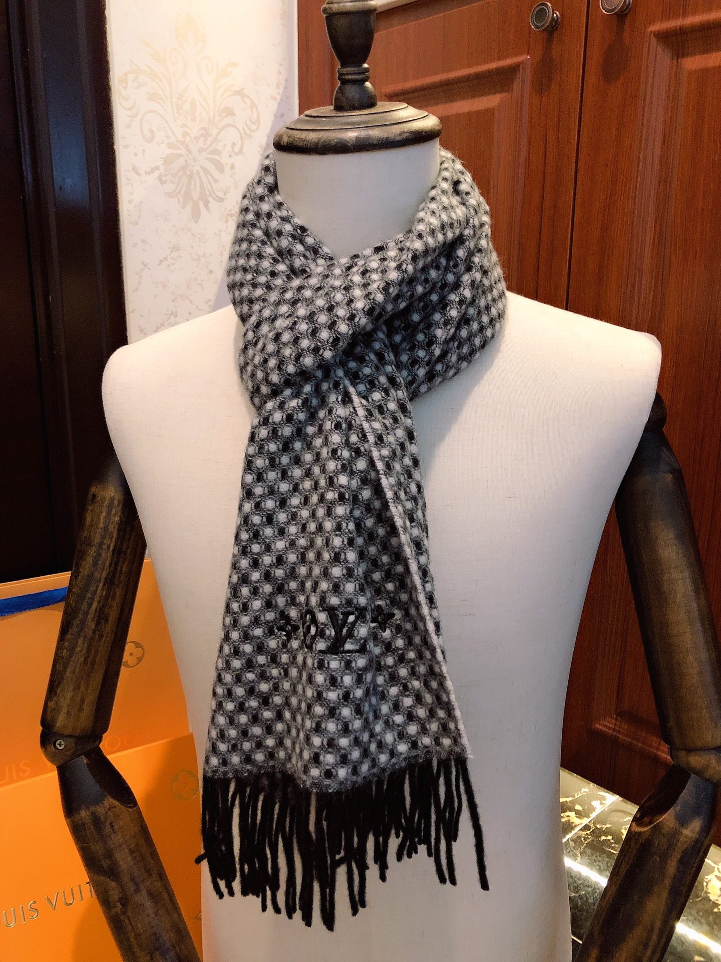Men's Checkerboard Pattern Knit Scarf with Fringes - Black and Grey Winter Neckwear