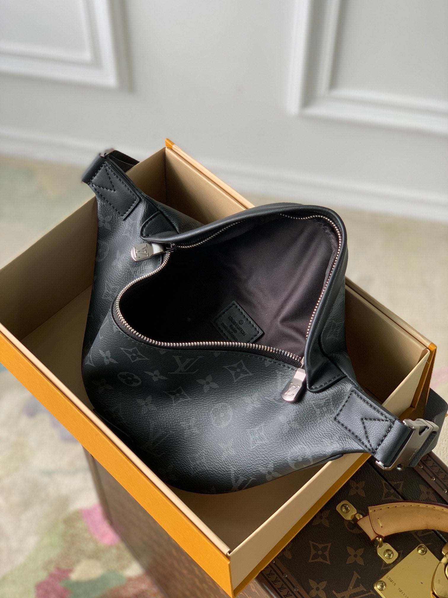 Louis Vuitton Discovery Bumbag Monogram Eclipse Canvas Black