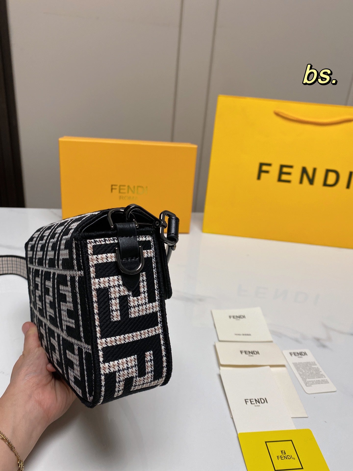Fendi FF Monogram Canvas Baguette Shoulder Bag - Black/White