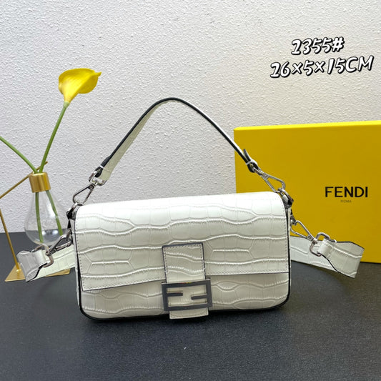 Fendi Baguette White Textured Leather Shoulder Bag - 26x5x15cm