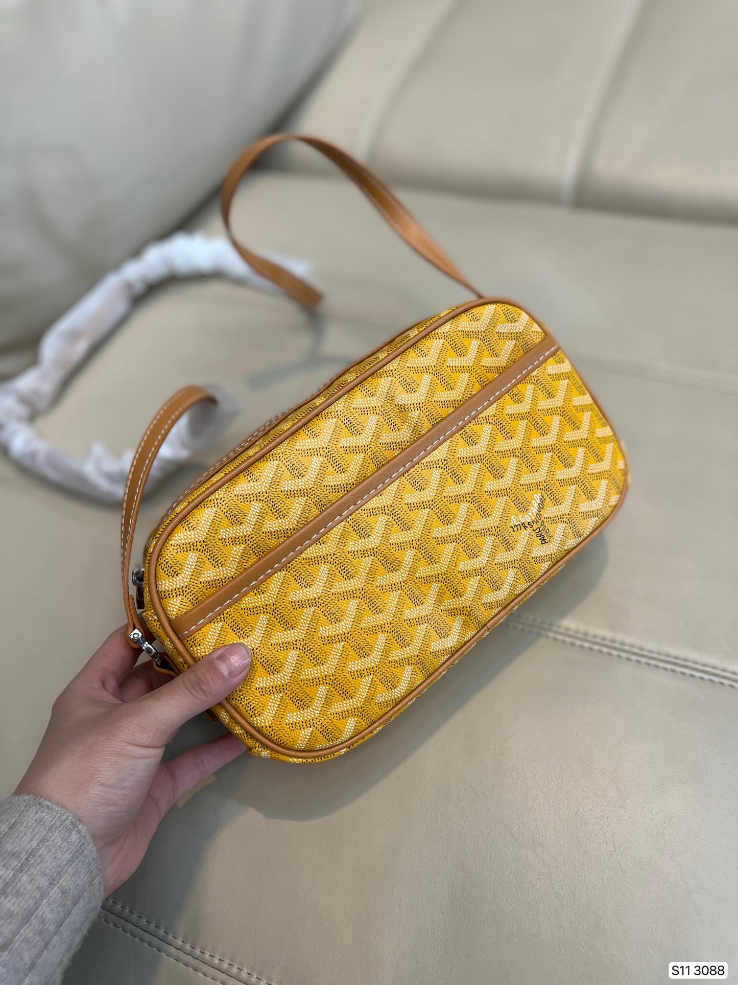 Gogy Classic Chevron Pattern Leather Camera Crossbody Bag with Shoulder Strap