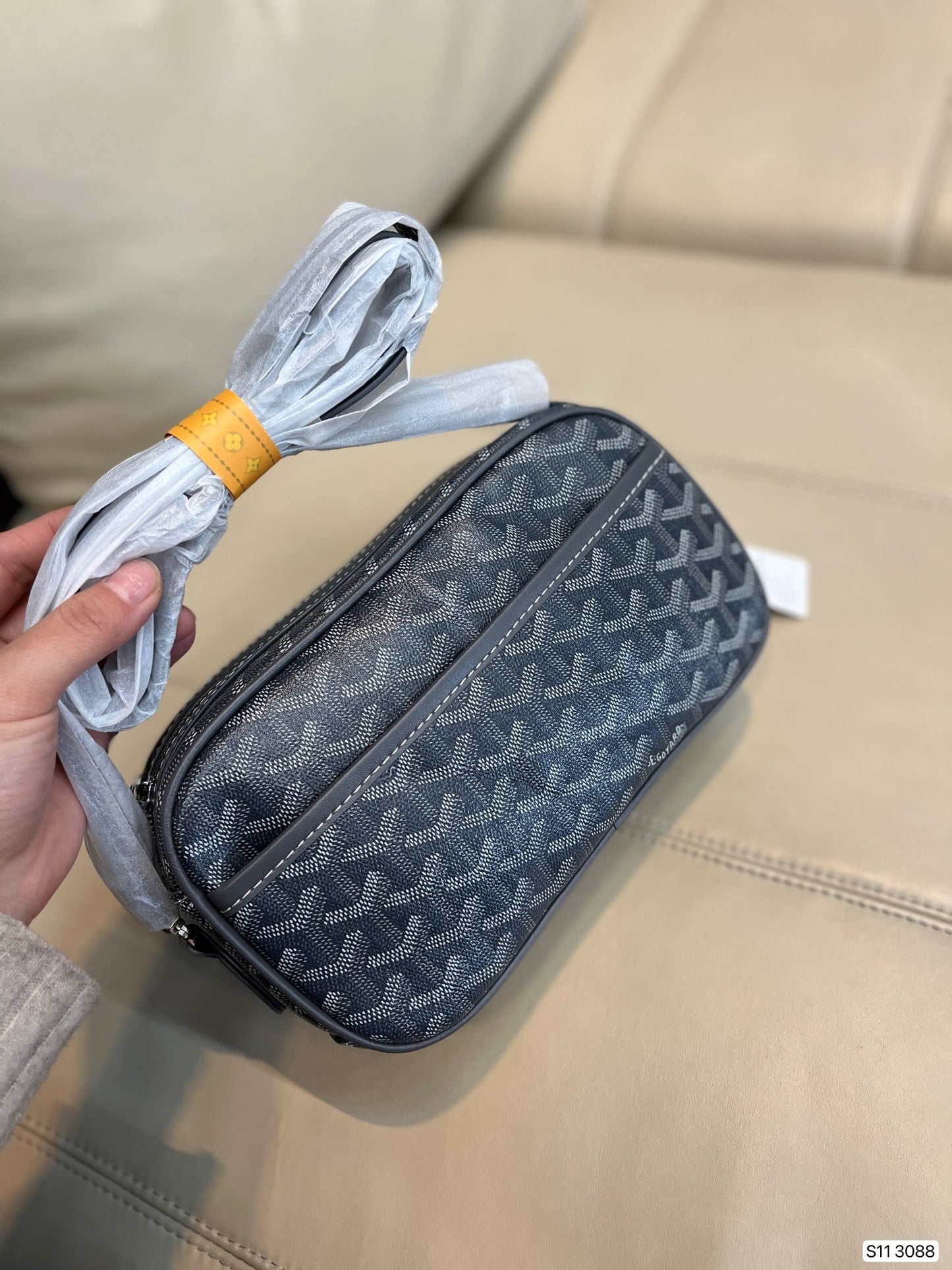 Gogy Classic Chevron Pattern Leather Camera Crossbody Bag with Shoulder Strap