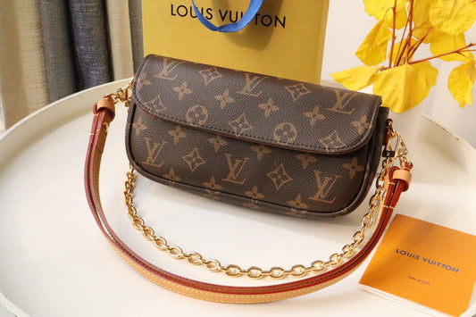 Louis Vuitton Vintage Brown Monogram Canvas Shoulder Bag with Gold Chain