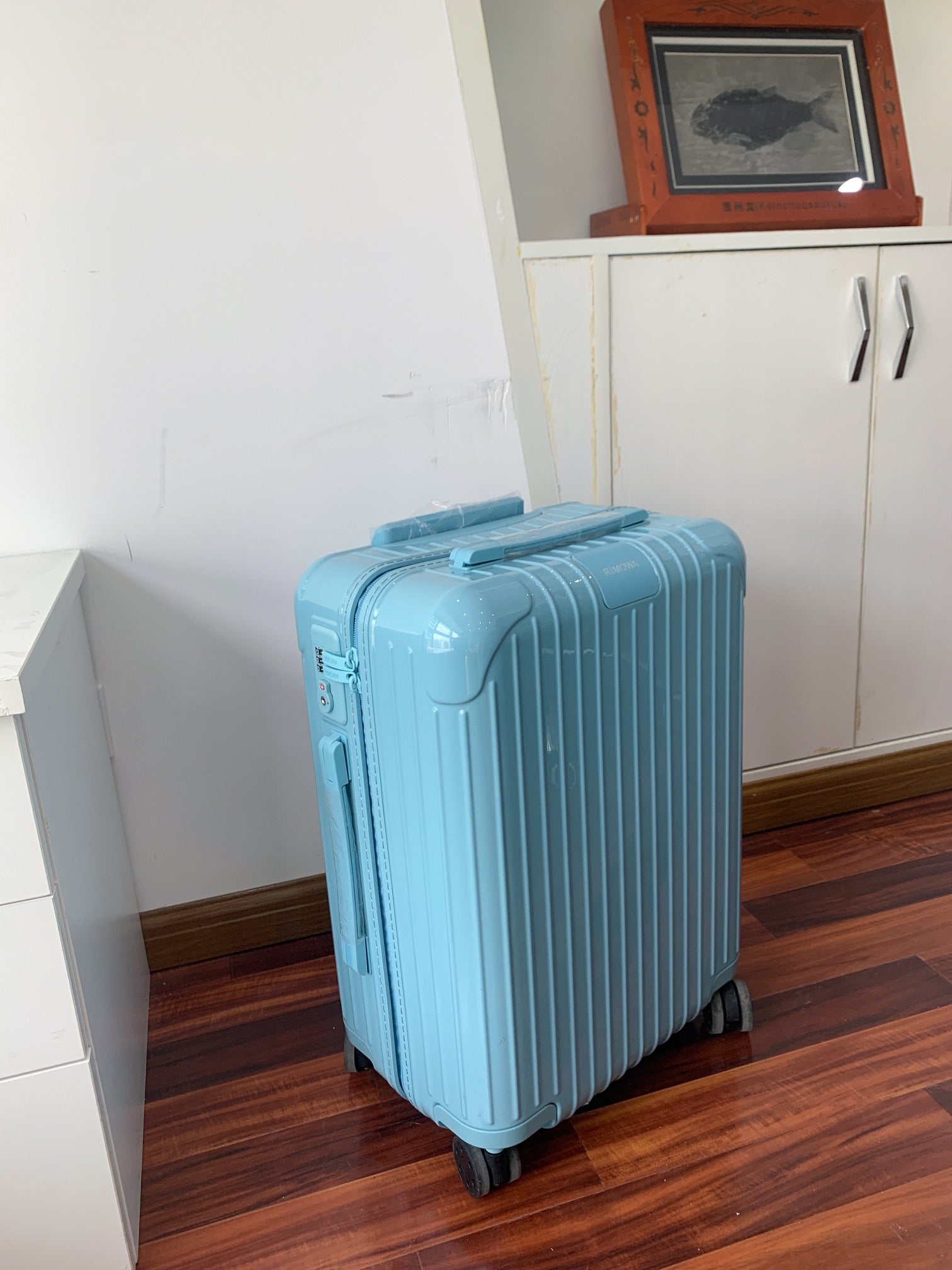 Light Blue Ribbed Hardshell Spinner Carry-On Luggage Suitcase