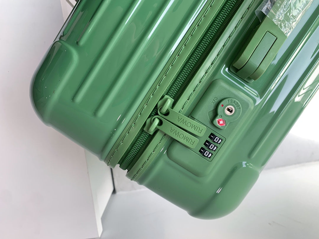 Modern Olive Green Ribbed Hardside Spinner Luggage