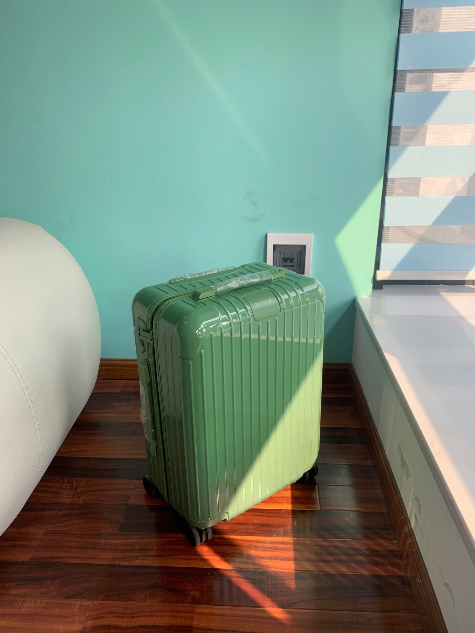Modern Olive Green Ribbed Hardside Spinner Luggage