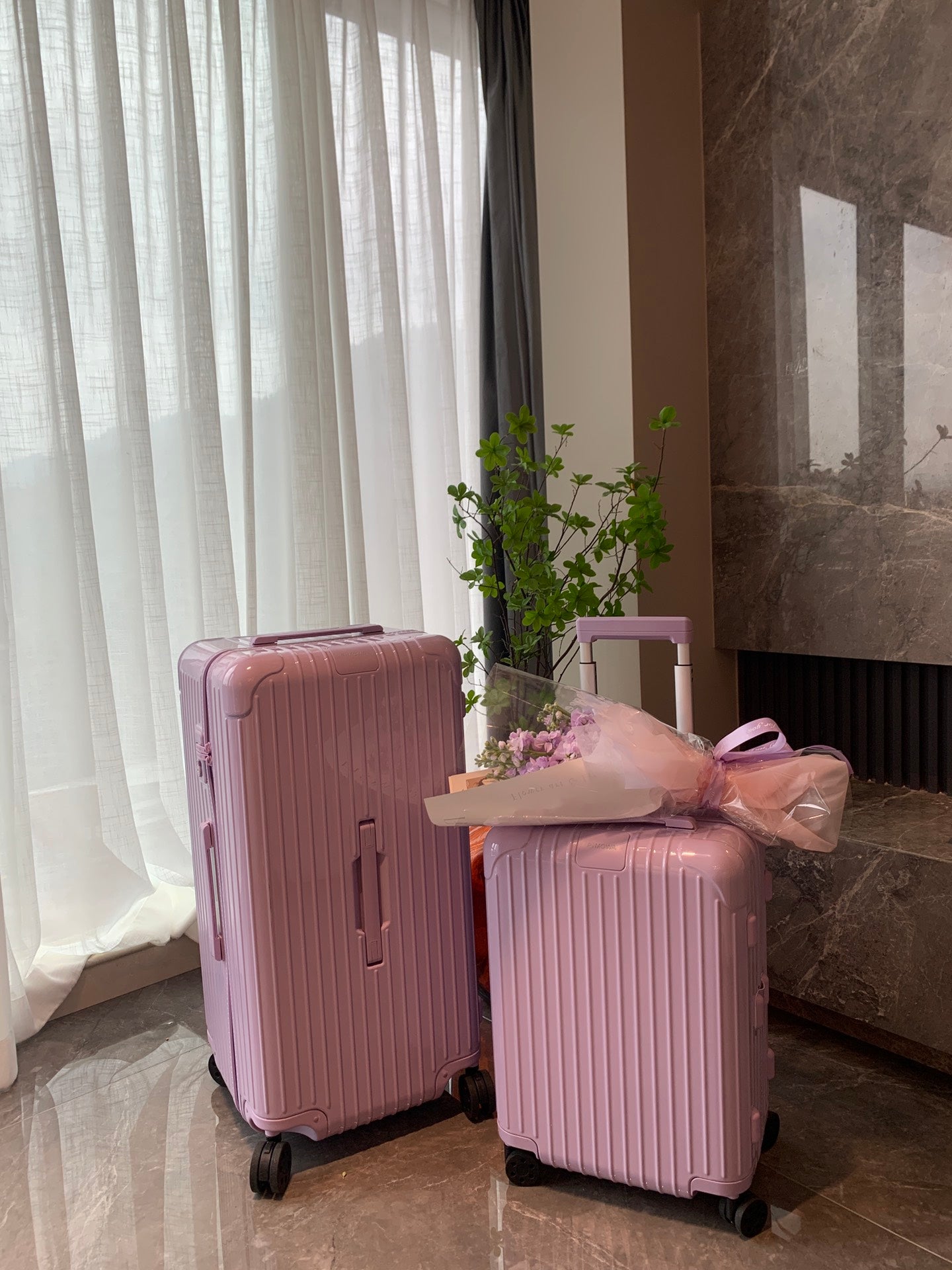 Pastel Purple Hardshell Spinner Luggage Travel Carry-On Suitcase