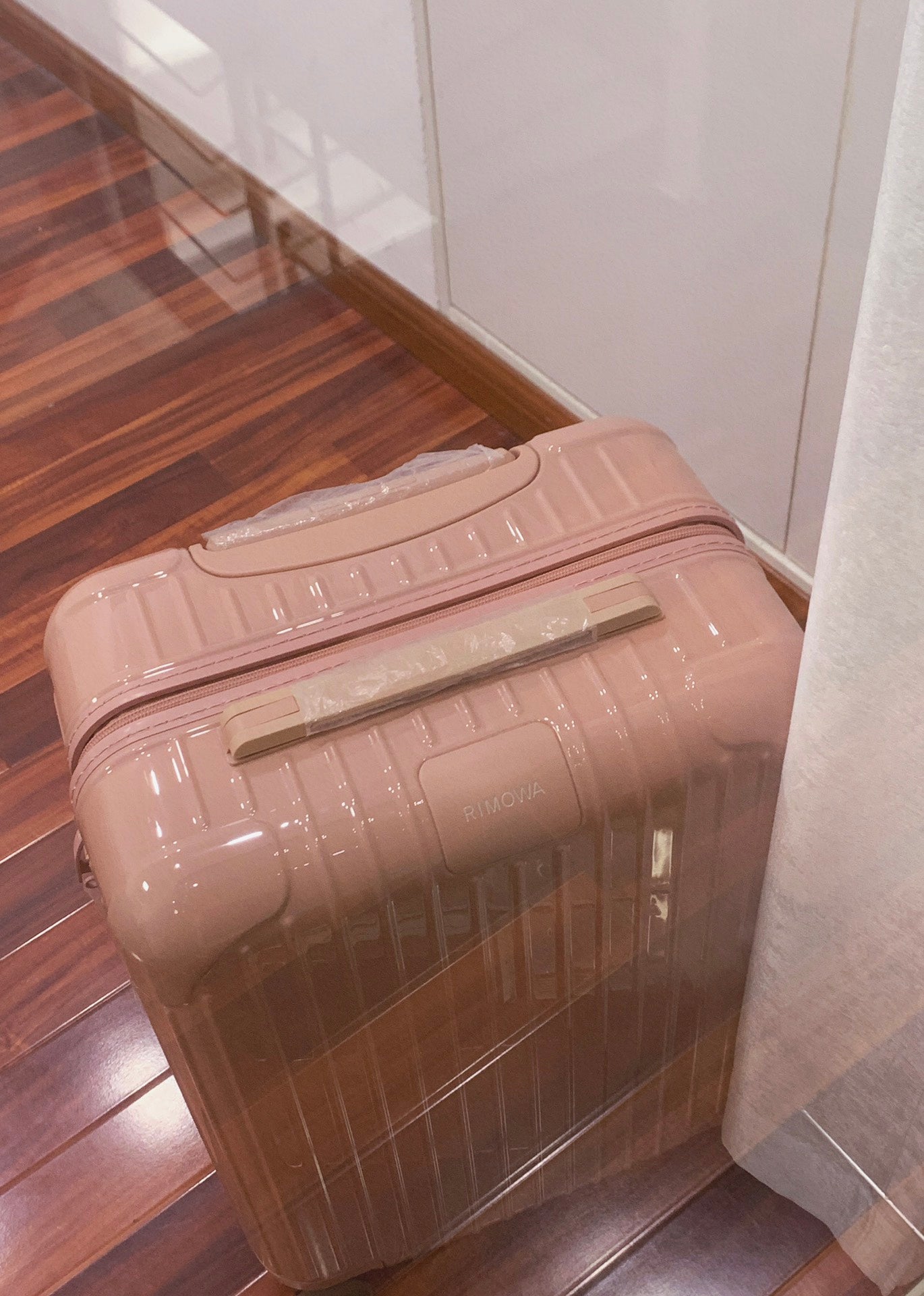 Modern Pastel Pink Ribbed Hardshell Carry-On Travel Suitcase