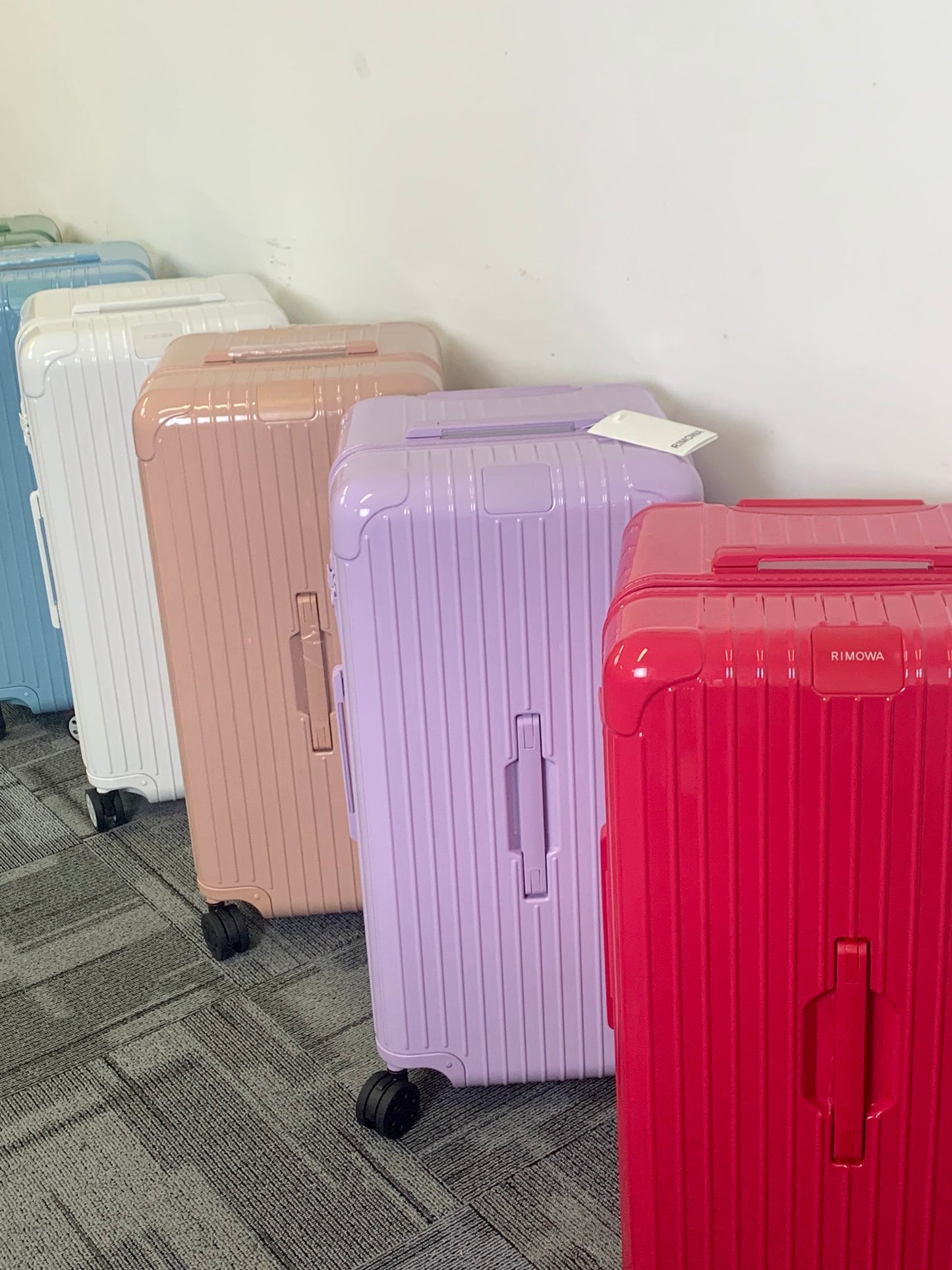 Modern Pastel Hardshell Spinner Suitcase Lightweight Travel Trolley