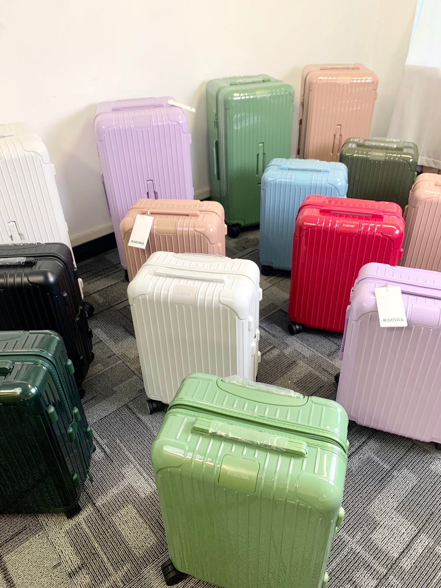 Modern Pastel Hardshell Spinner Suitcase Lightweight Travel Trolley