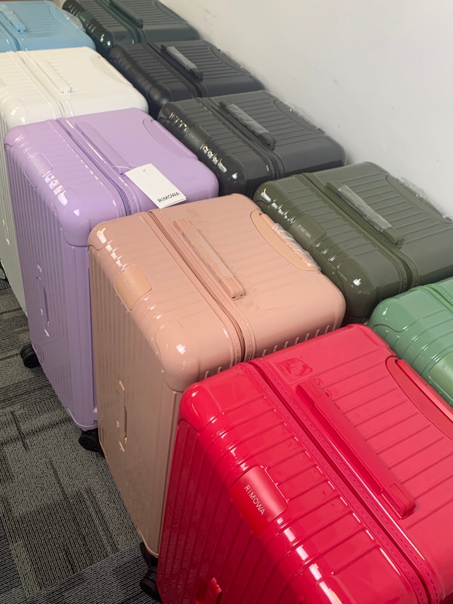 Modern Pastel Hardshell Spinner Suitcase Lightweight Travel Trolley