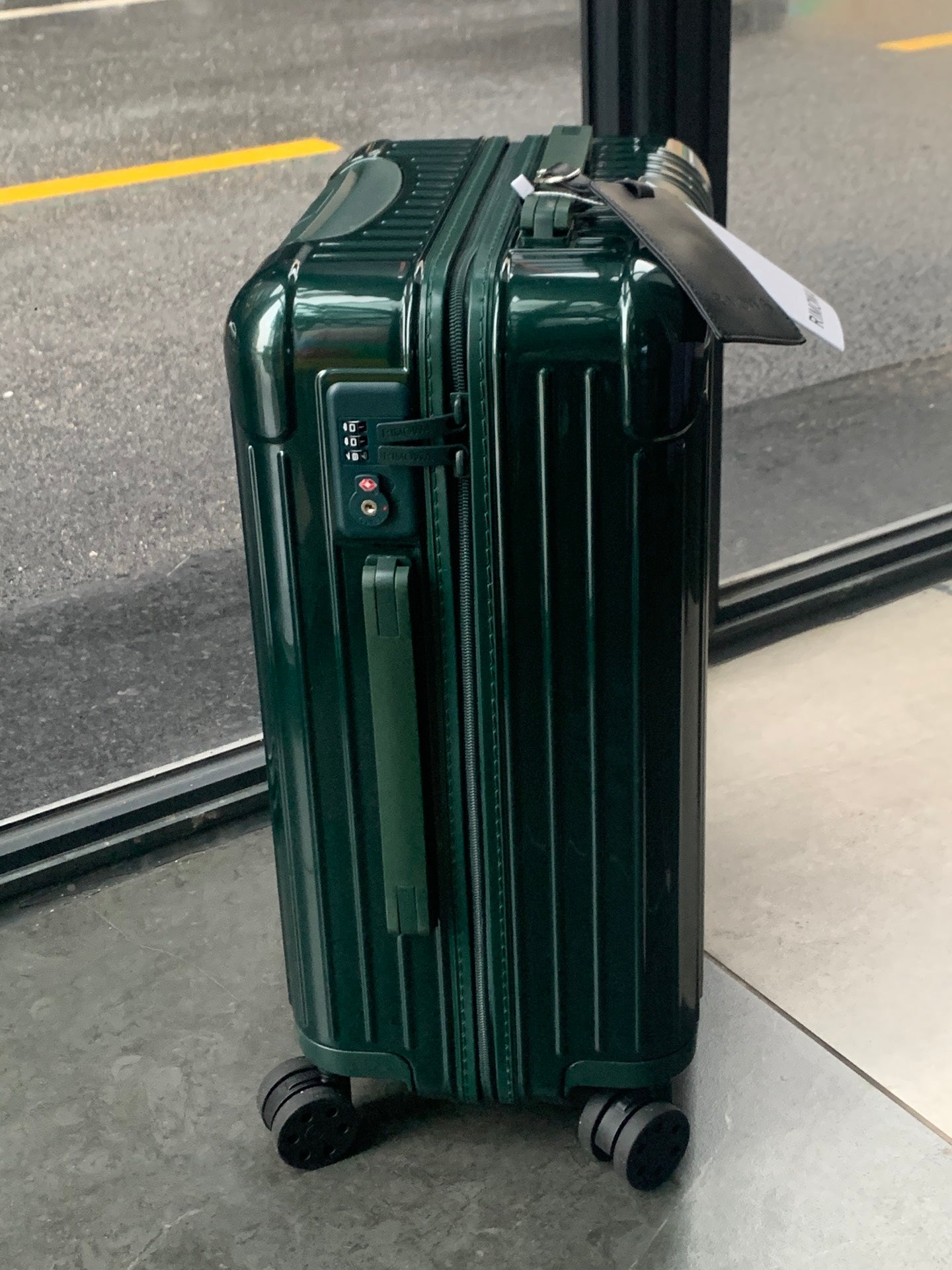 Modern Dark Green Ribbed Hard Shell Spinner Luggage Suitcase
