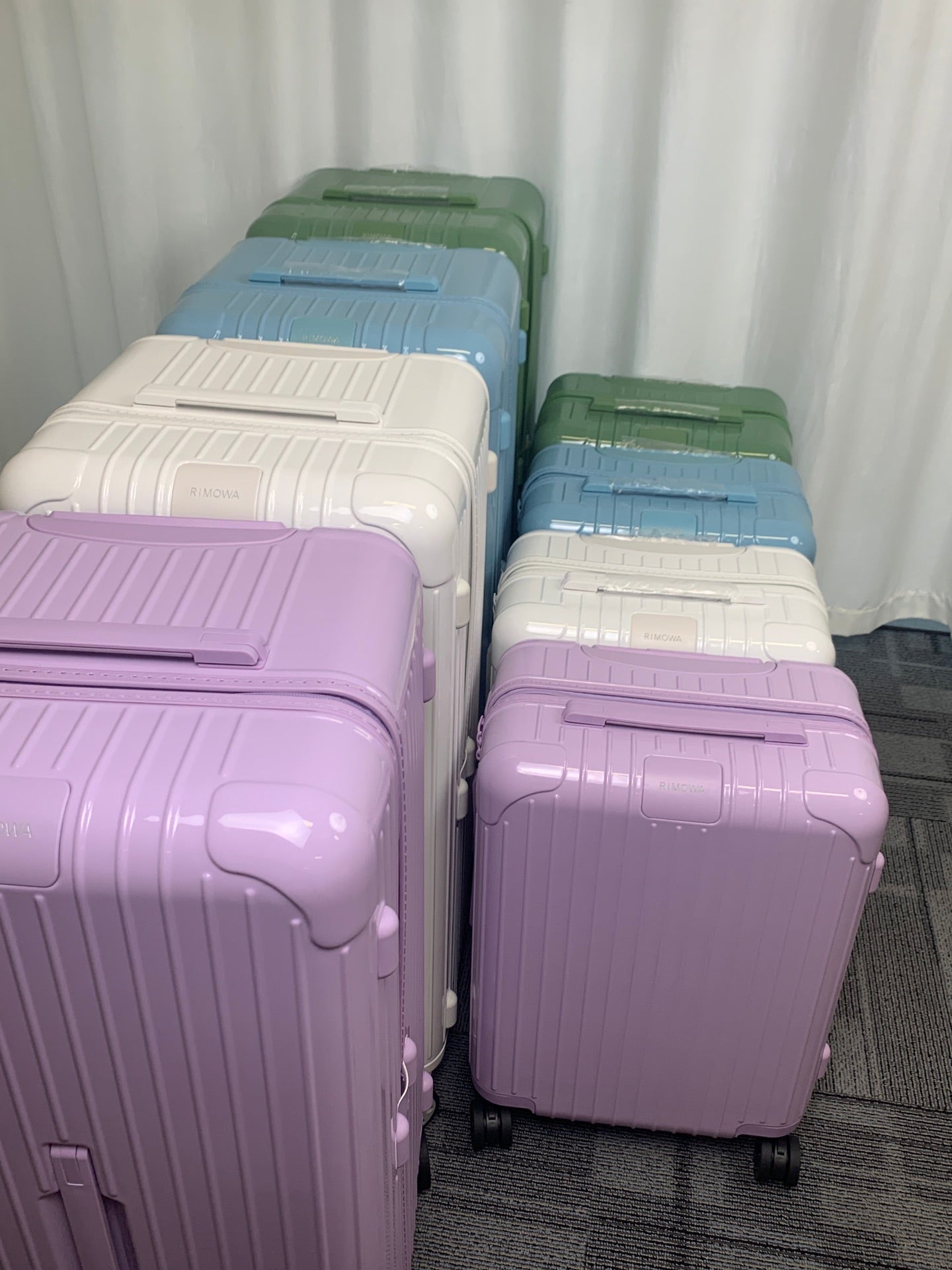 Modern Pastel Hardside Spinner Suitcases Travel Luggage Set