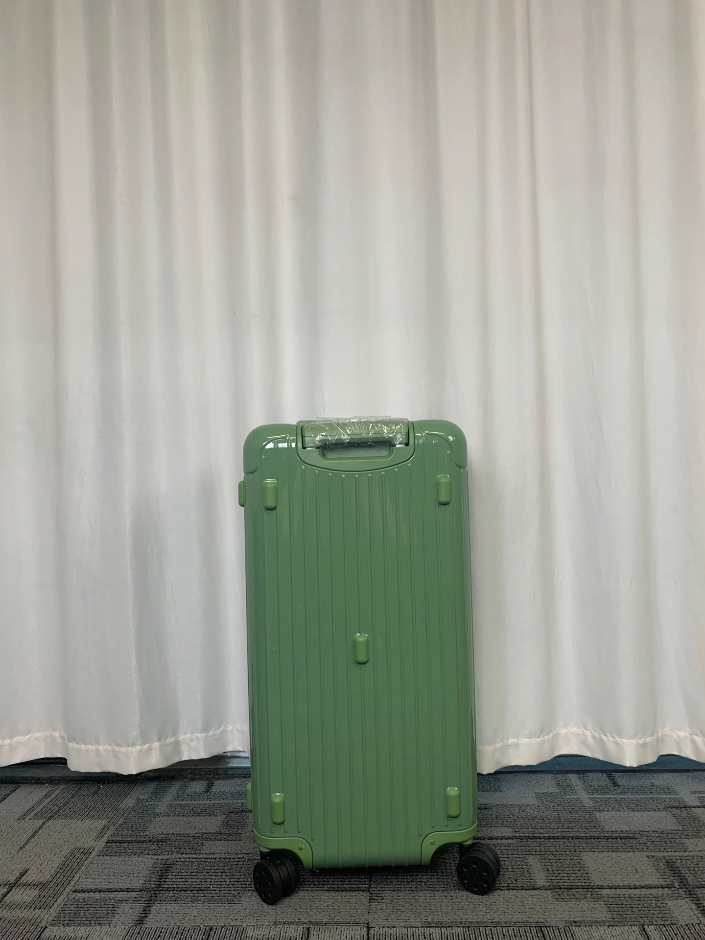 Sage Green Ribbed Hard Shell Spinner Suitcase Travel Trunk