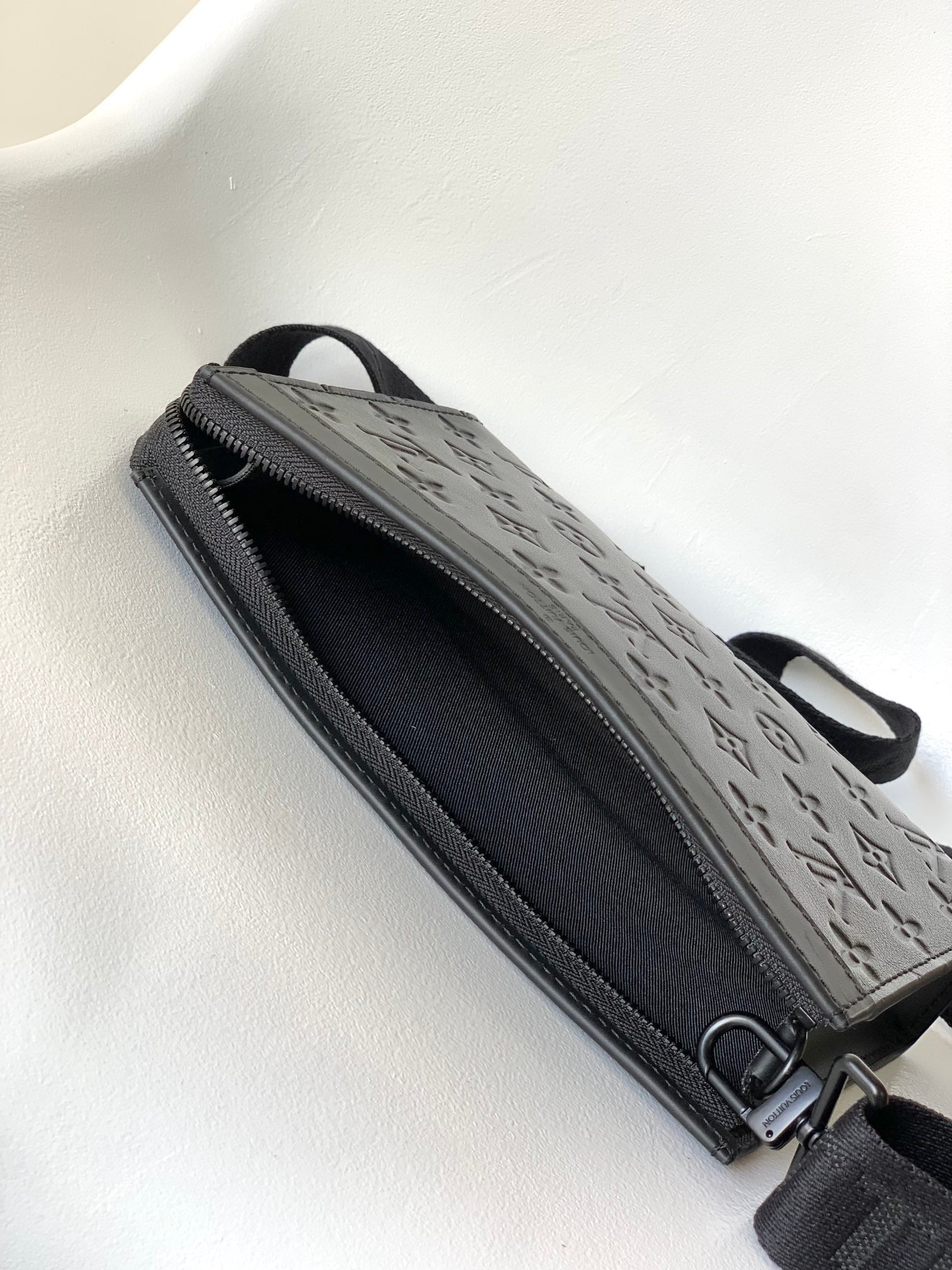Louis Vuitton Trio Messenger Monogram Shadow Leather - Black Crossbody Bag