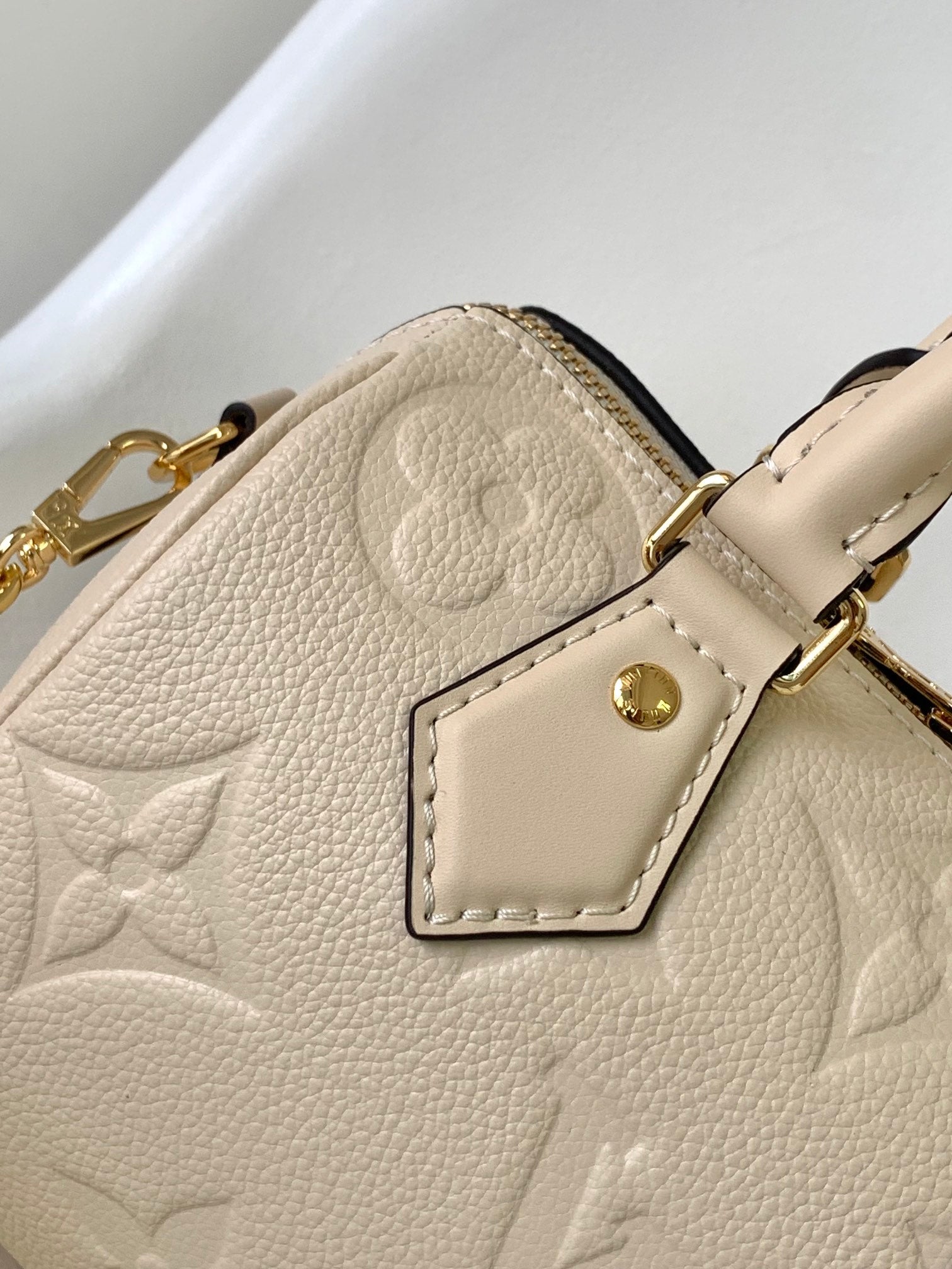 Louis Vuitton Speedy Bandoulière 20 Monogram Empreinte Leather Handbag - Beige