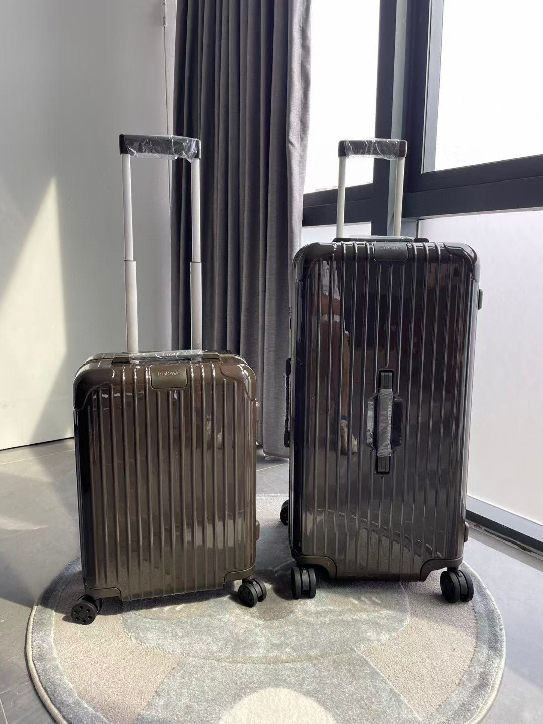 Sleek Metallic Brown Ribbed Hardside Spinner Luggage Set