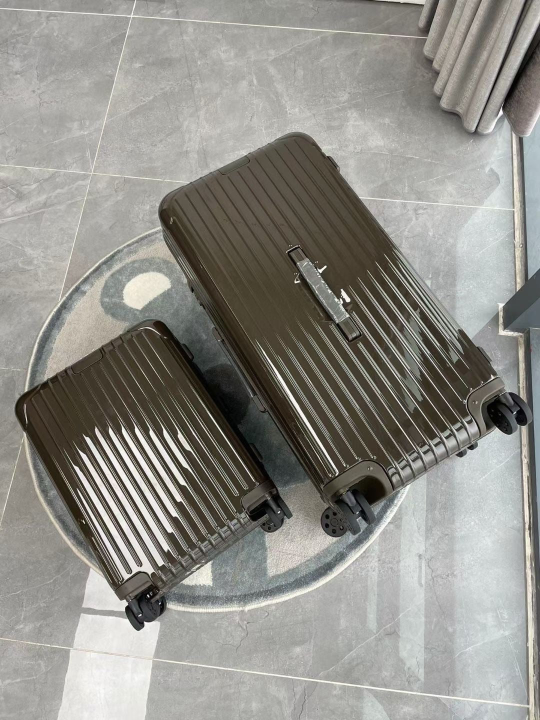 Sleek Metallic Brown Ribbed Hardside Spinner Luggage Set