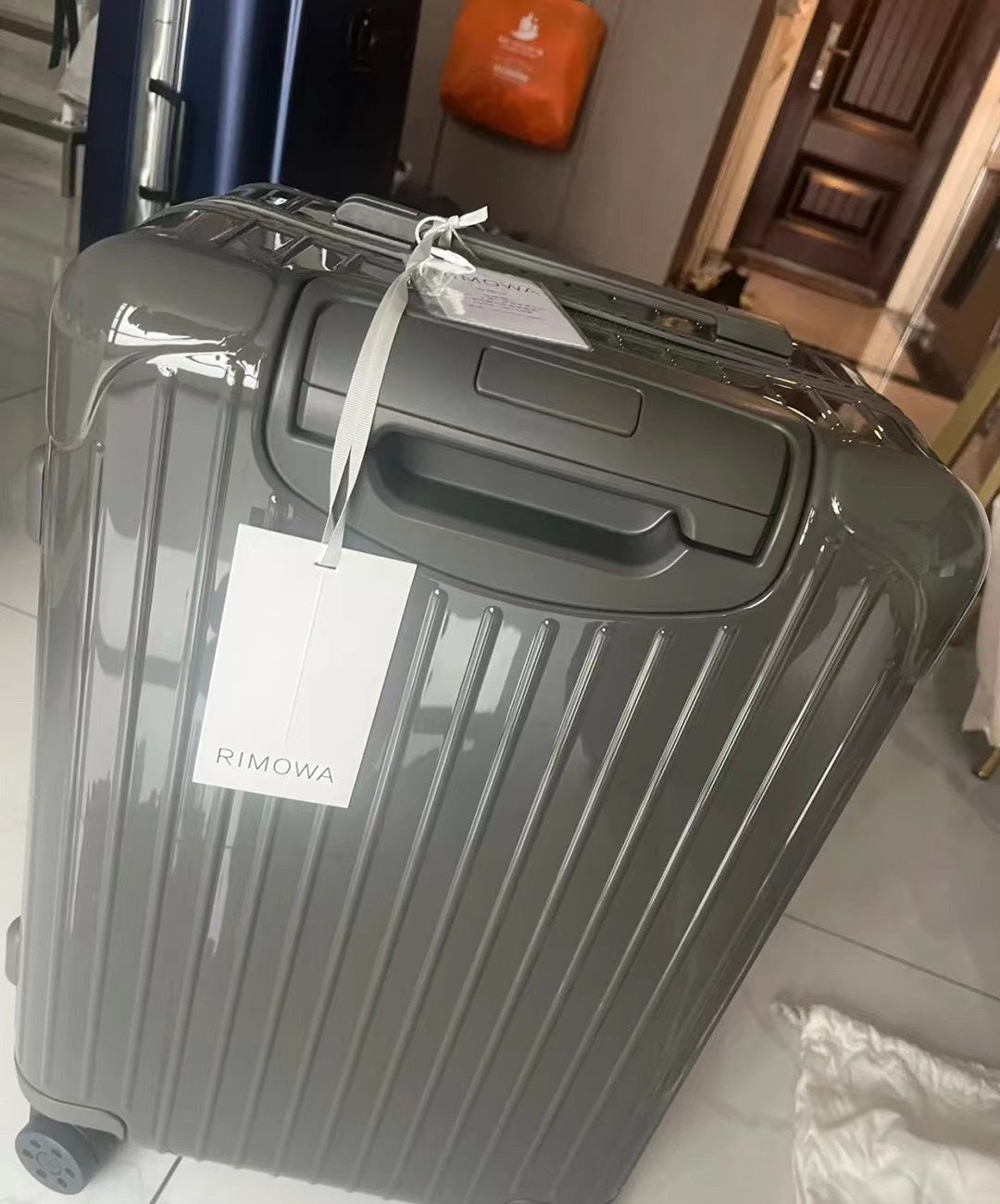 Sleek Olive Green Hardshell Spinner Suitcase Travel Luggage