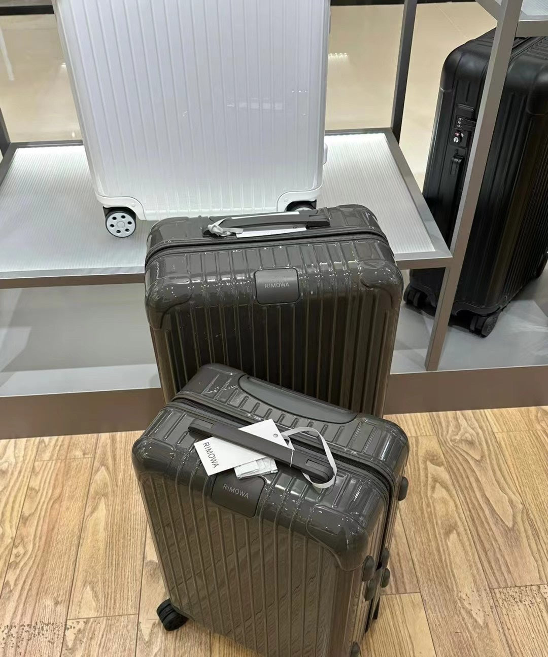Sleek Olive Green Hardshell Spinner Suitcase Travel Luggage