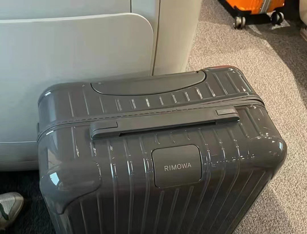Sleek Olive Green Hardshell Spinner Suitcase Travel Luggage