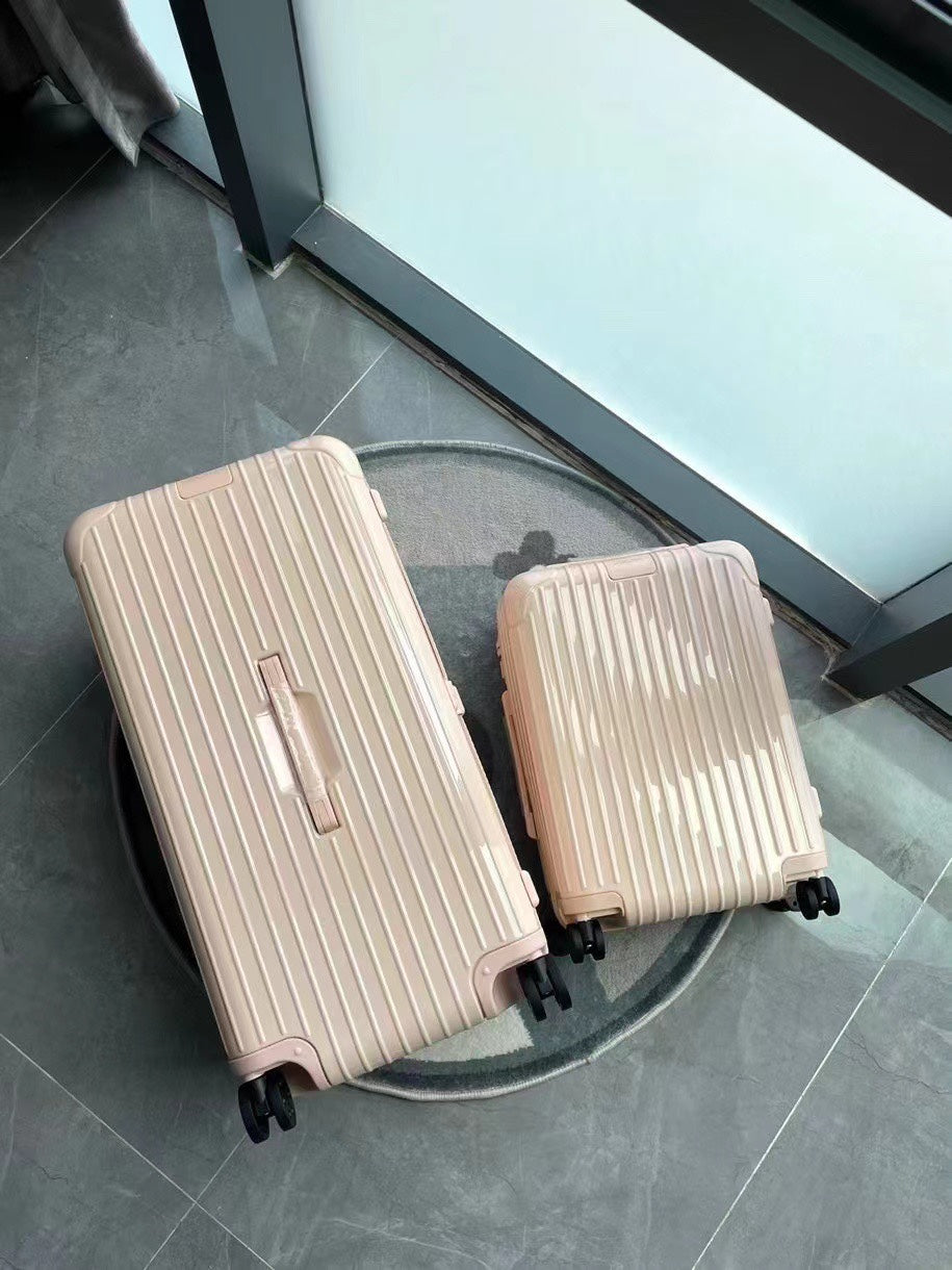 Modern Pastel Pink Ribbed Hardside Spinner Luggage Set