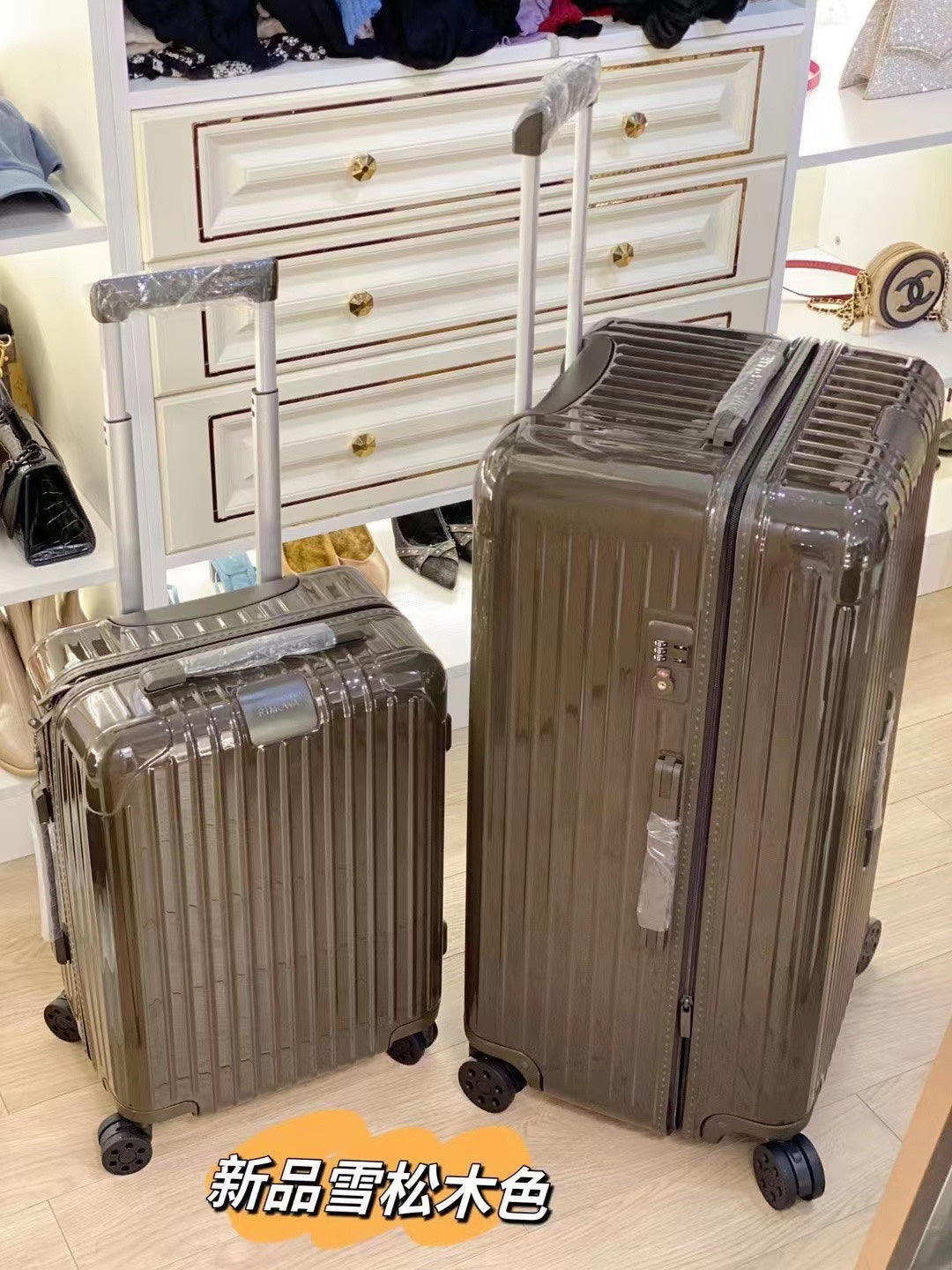 Glossy Ribbed Hardside Spinner Luggage Set in Olive Green