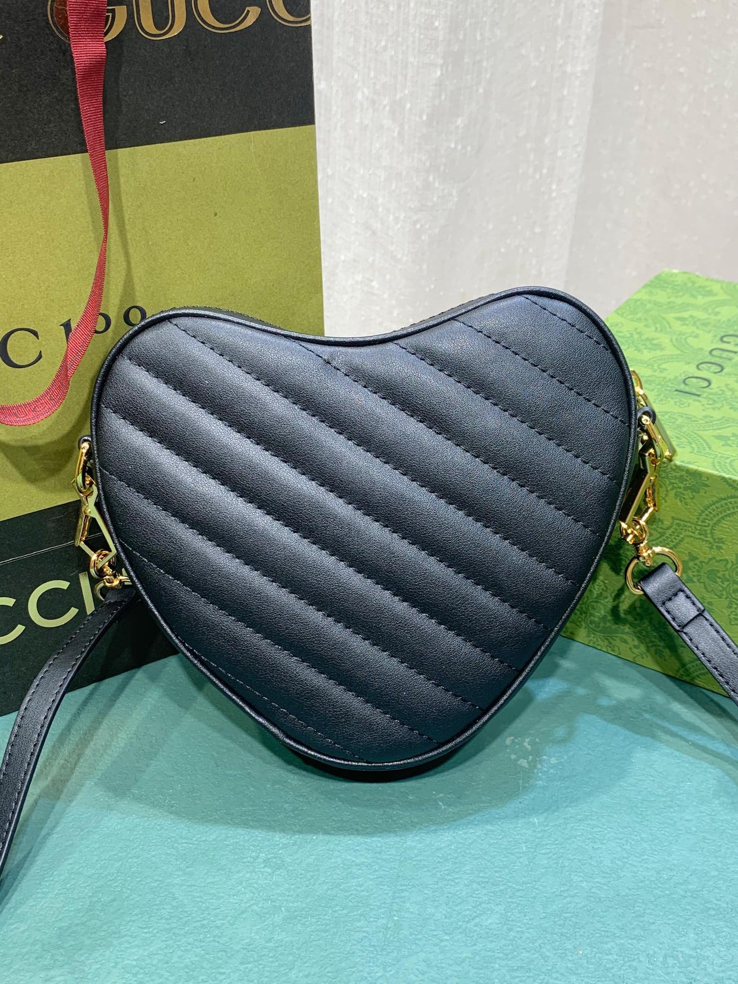 Gucci GG Marmont Heart-Shaped Quilted Leather Shoulder Bag - Black
