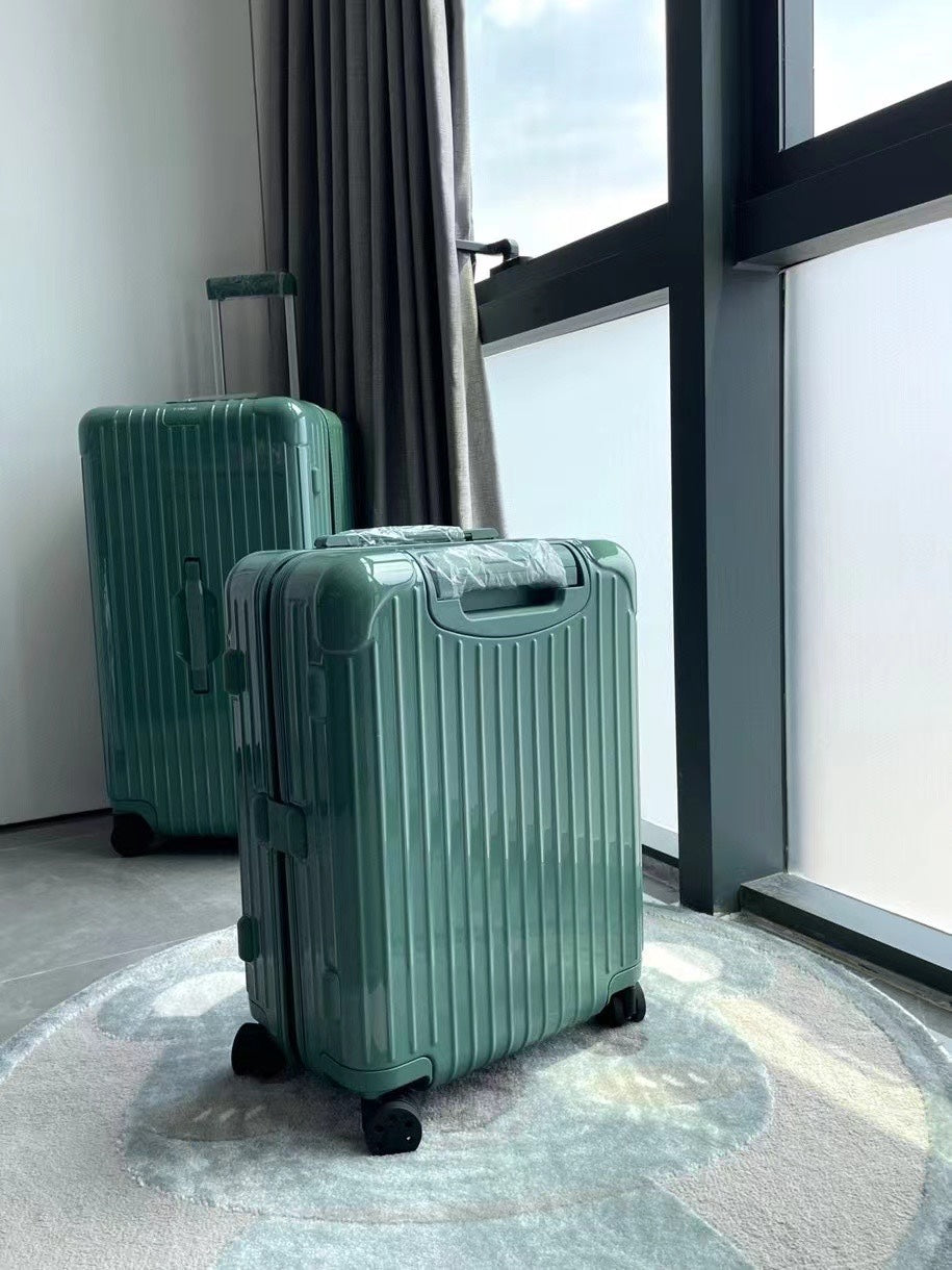 Sage Green Ribbed Hardshell Spinner Luggage Suitcase Set