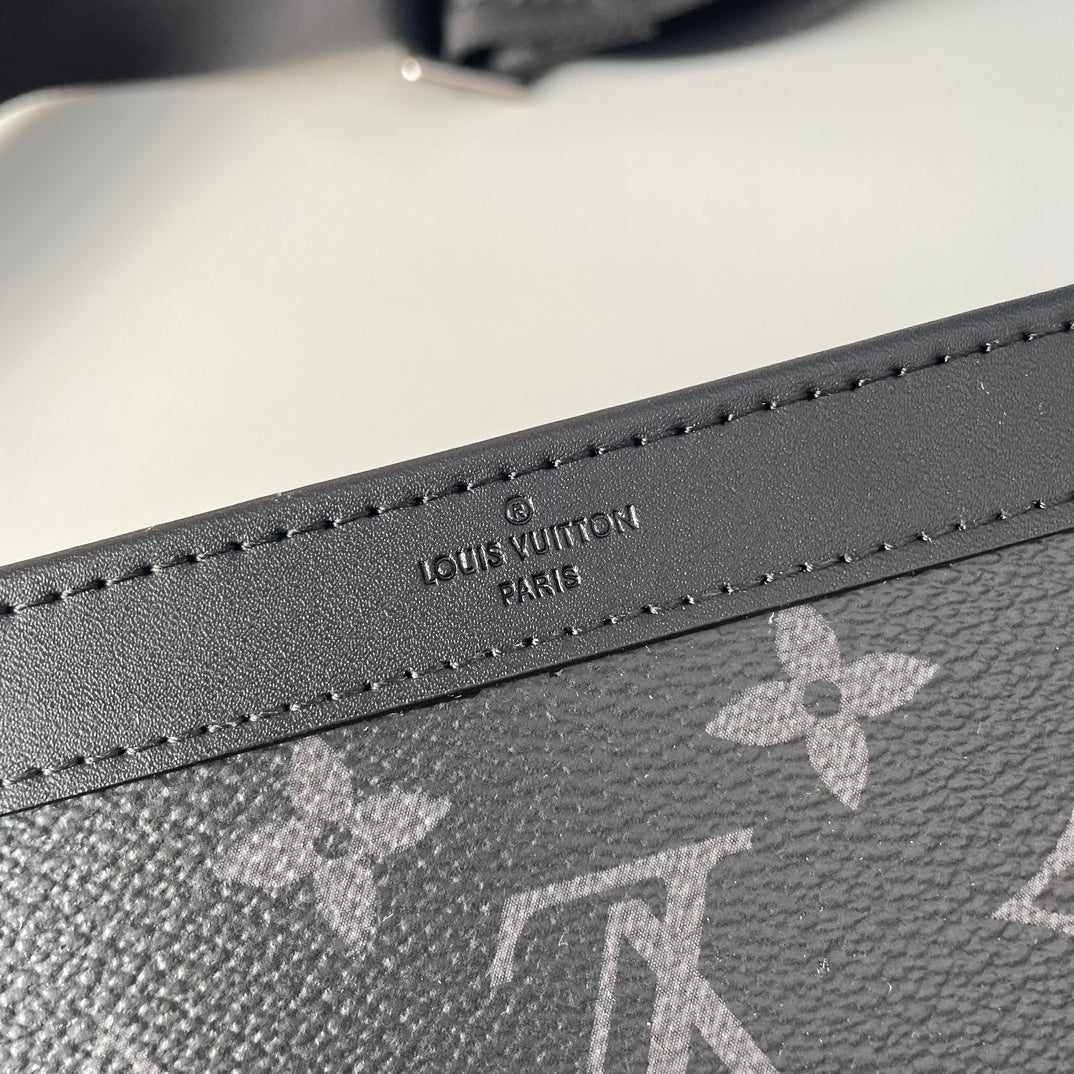 Louis Vuitton Black Monogram Canvas Crossbody Messenger Bag with Removable Pouch