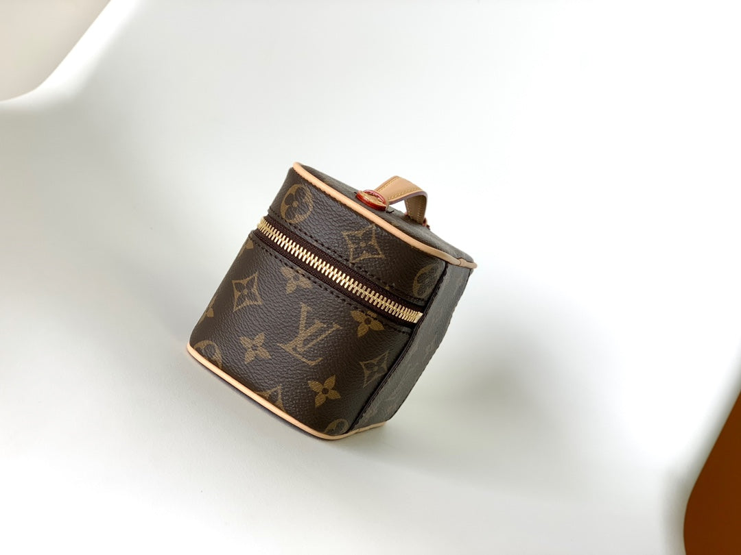 Louis Vuitton Designer Style Monogram Leather Cosmetic Vanity Travel Bag