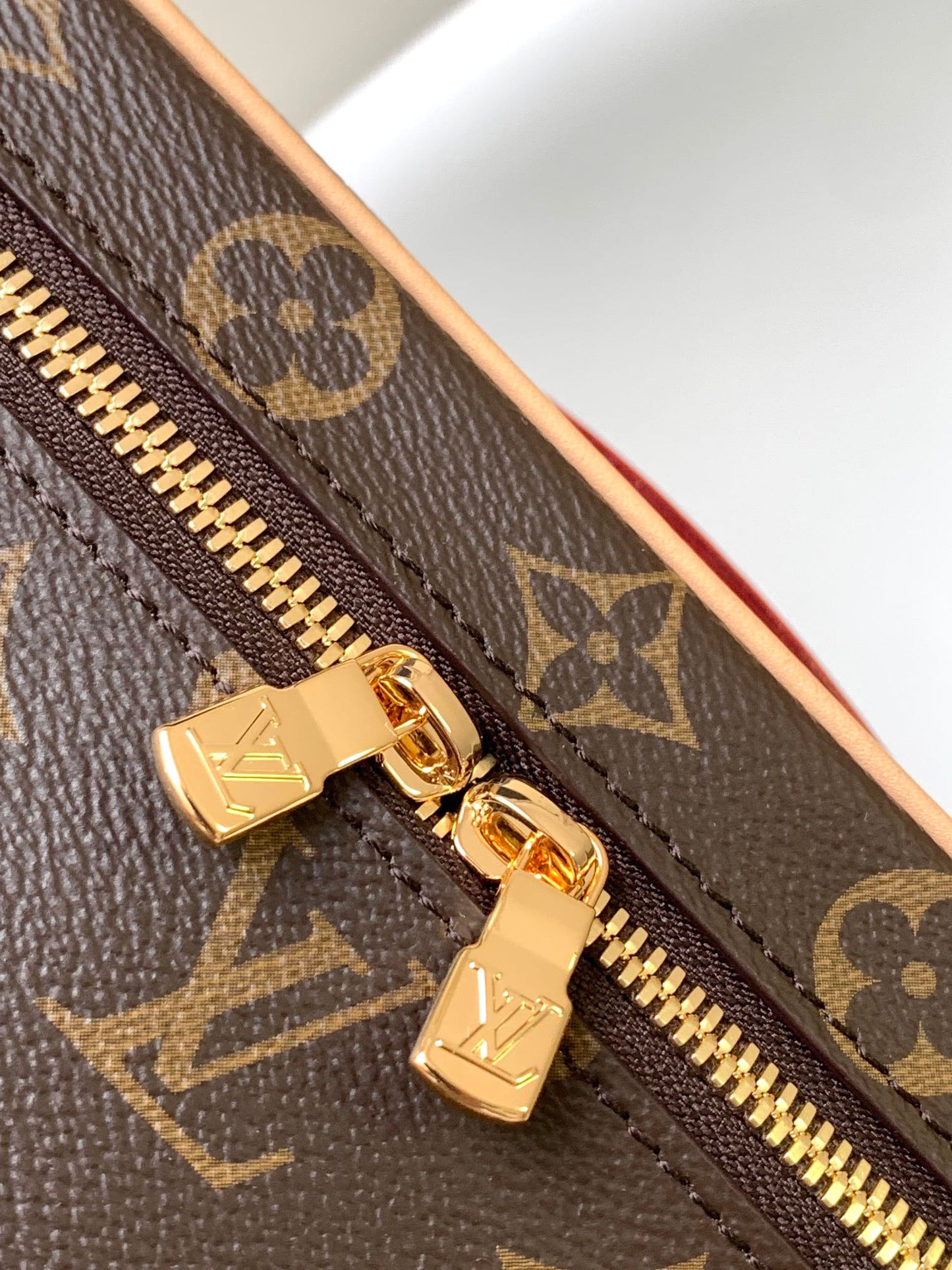 Louis Vuitton Vintage Monogram Pattern Brown Vanity Case Travel Makeup Bag
