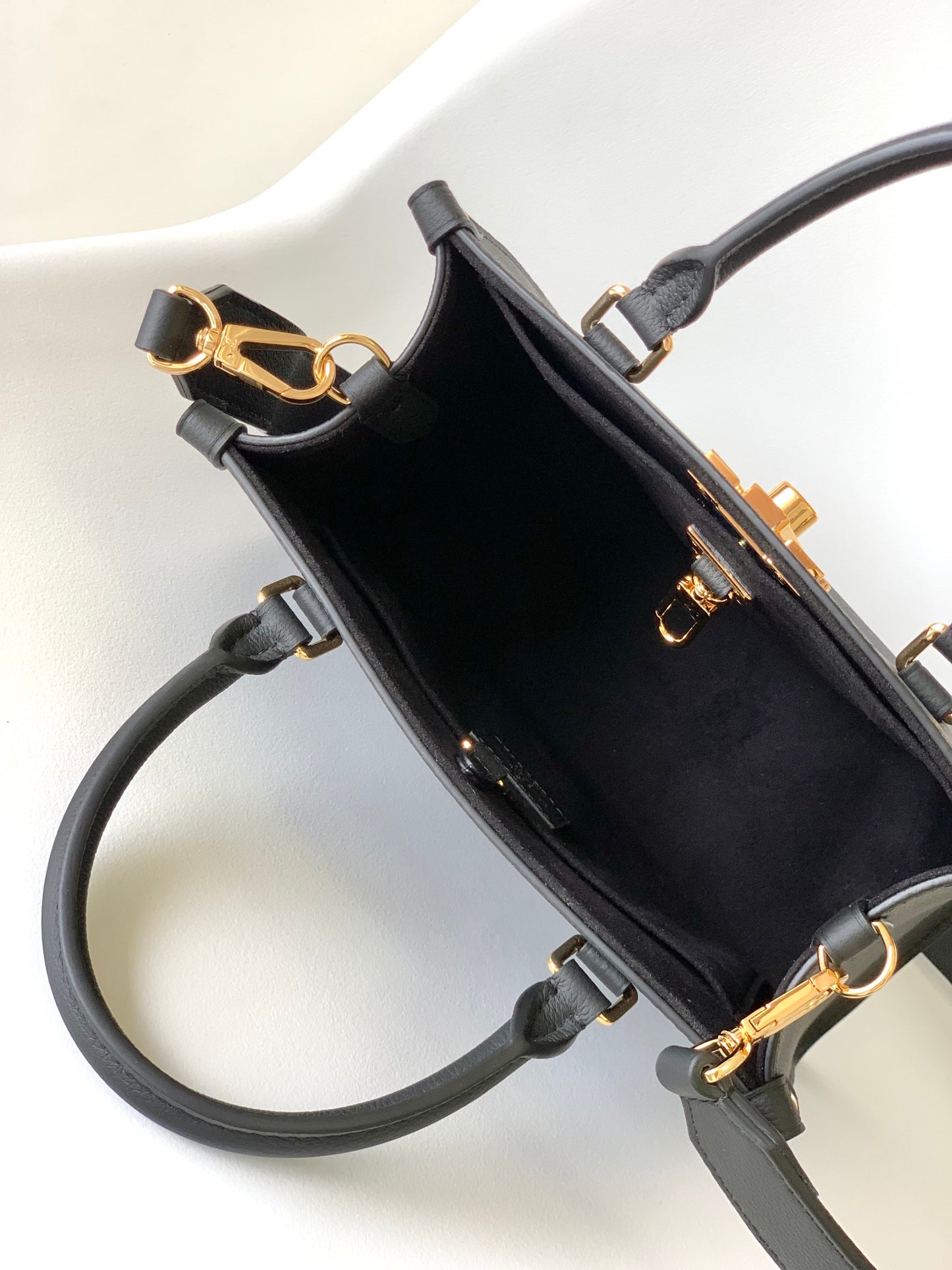 Louis Vuitton Black Textured Leather Top Handle Tote Bag with Gold Hardware