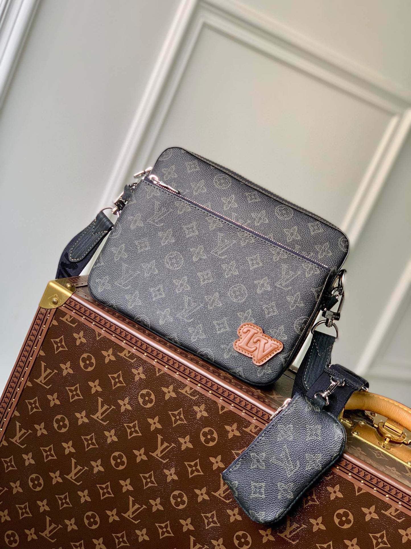 Louis Vuitton Dark Gray Monogram Canvas Crossbody Messenger Bag with Pouch