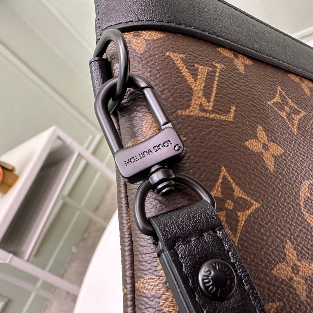 Louis Vuitton Classic Brown Monogram Zippered Pouch Clutch with Wrist Strap
