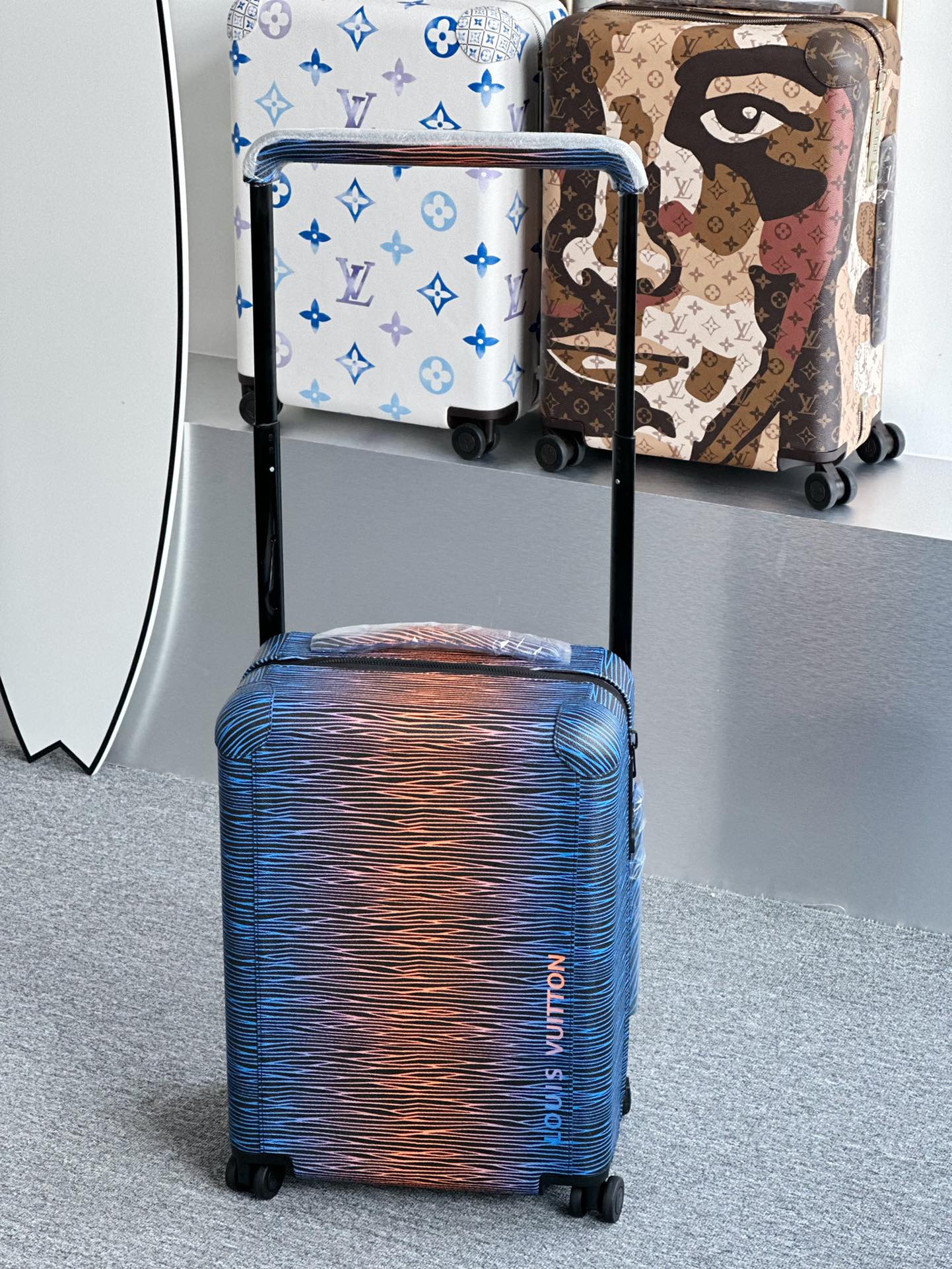 Gradient Blue and Orange Textured Hardshell Carry-On Spinner Luggage